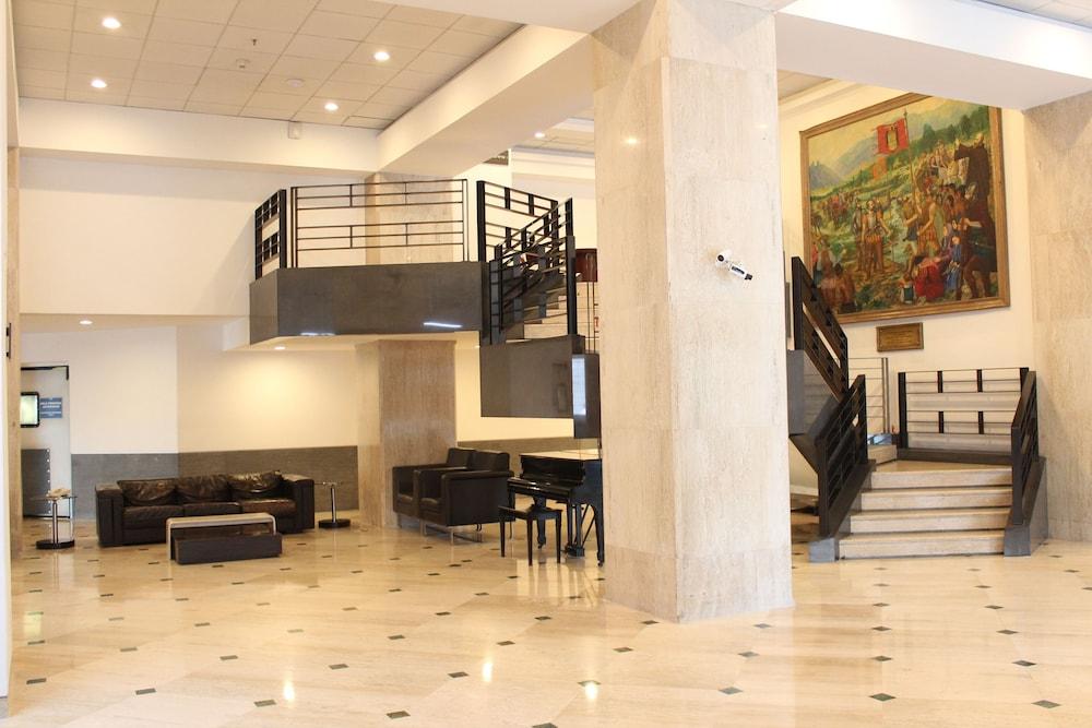 Macroplaza Hotel