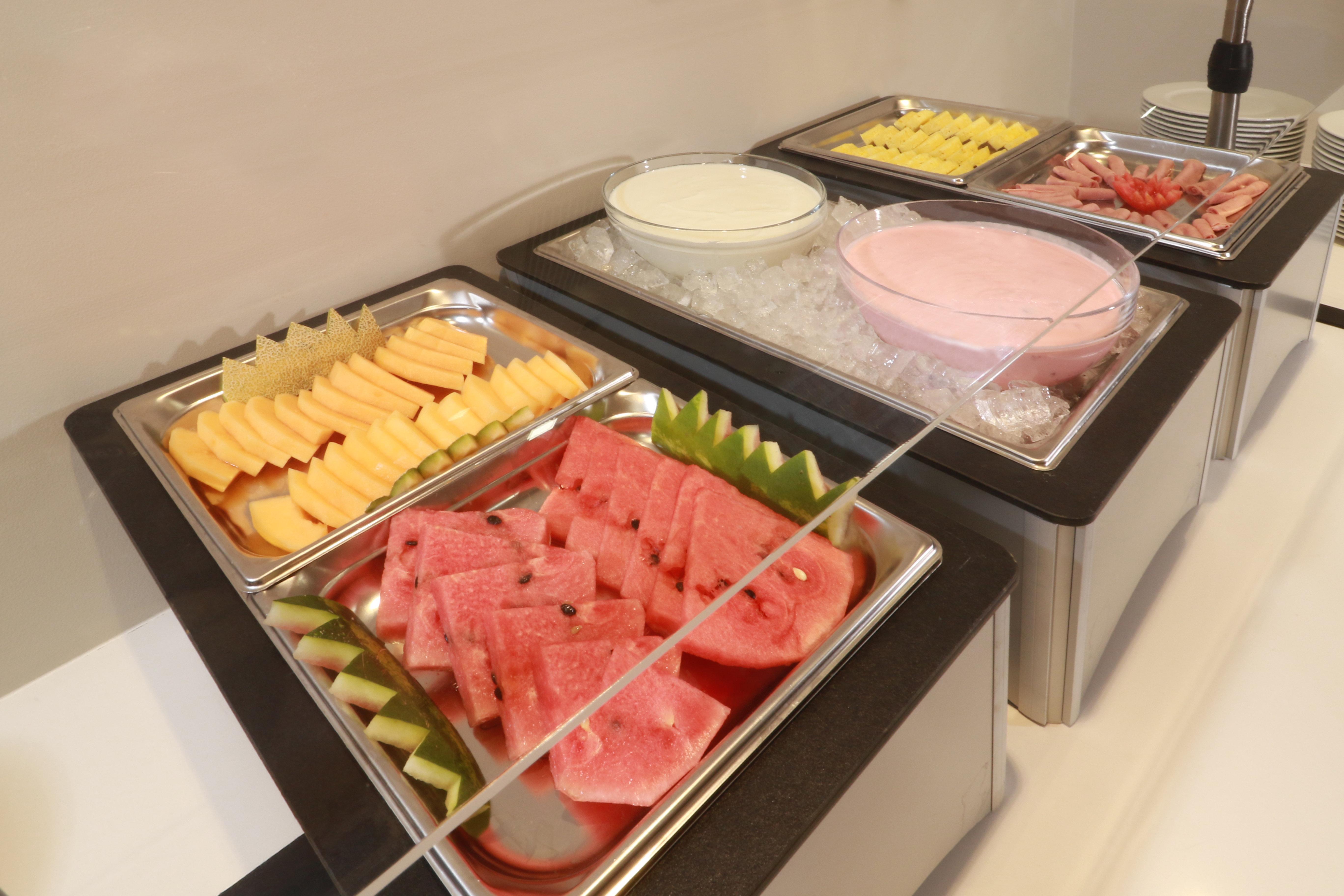 Express & - By Ihg Hotel