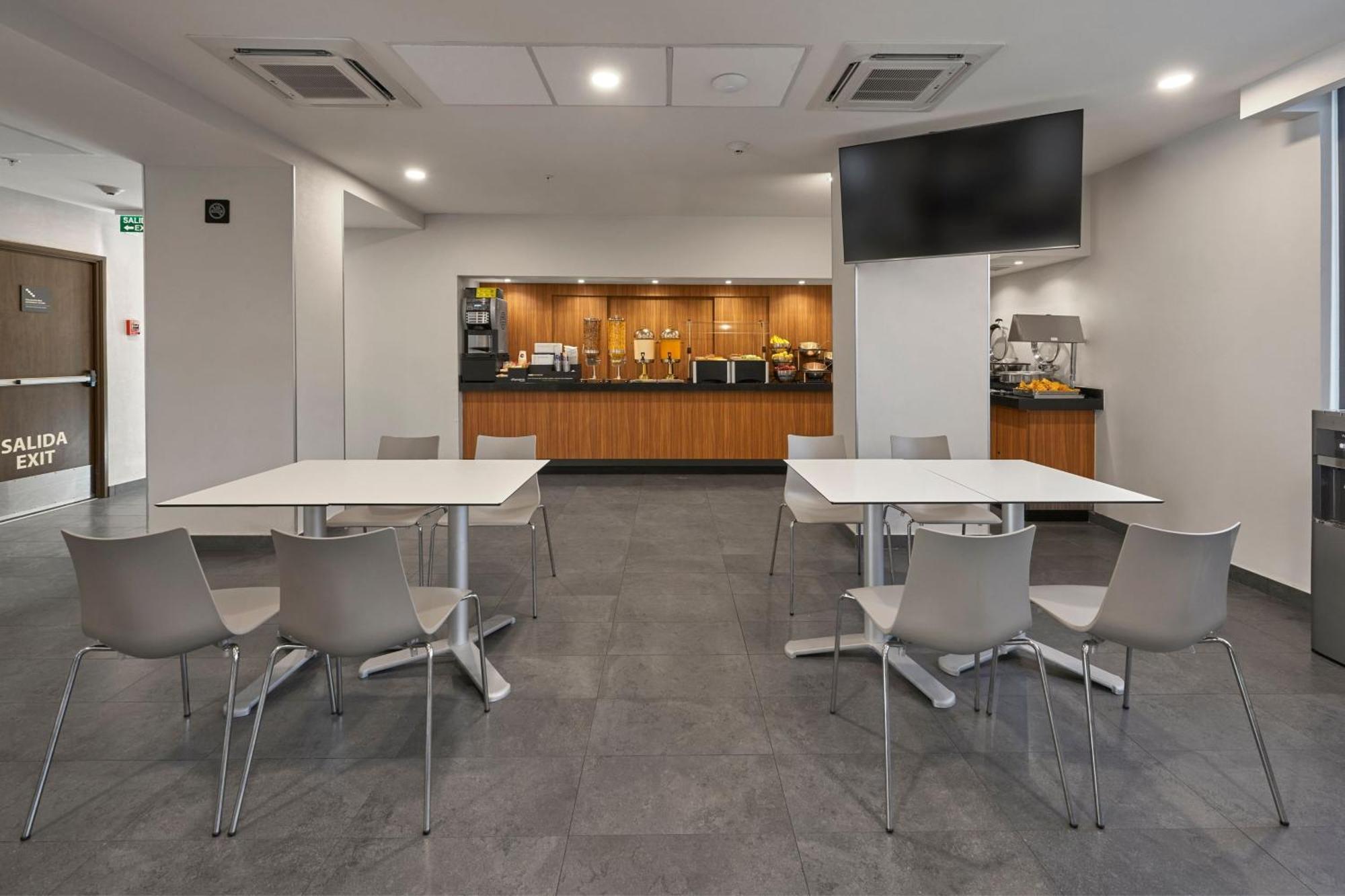 Express By Marriott Monterrey Lindavista Hotel
