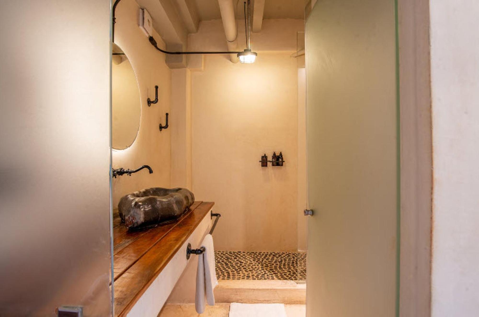 Caribbean Paradise & - 5th Avenue Hotel