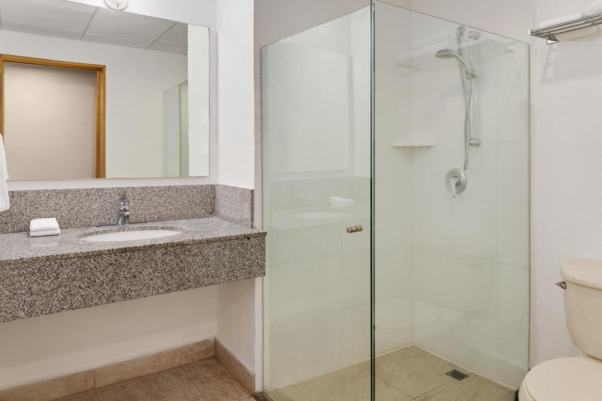 Macroplaza Hotel 4*