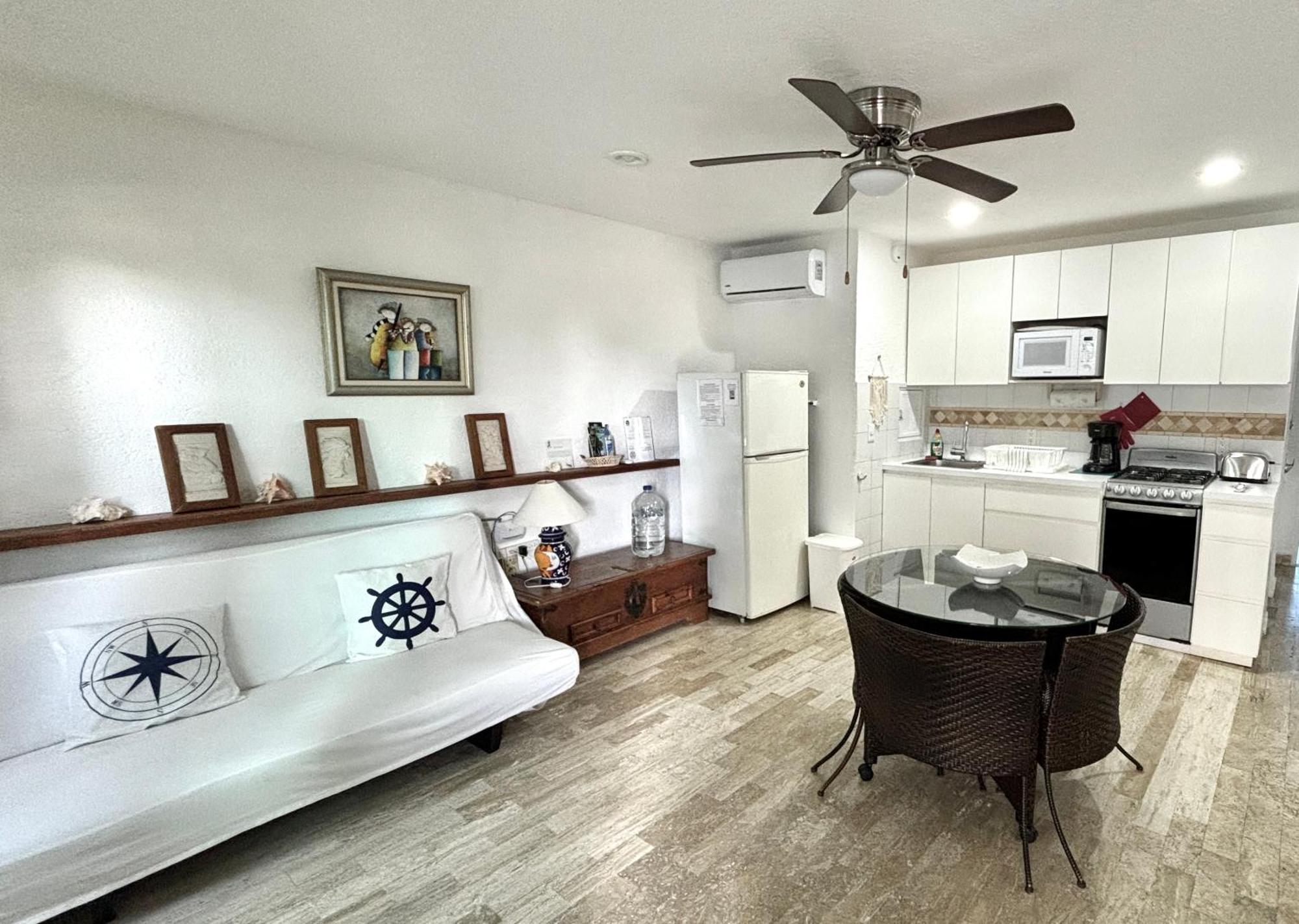 Brisas Shores & Oceanfront 1 Or 2 Bedrooms Zone Apartment *