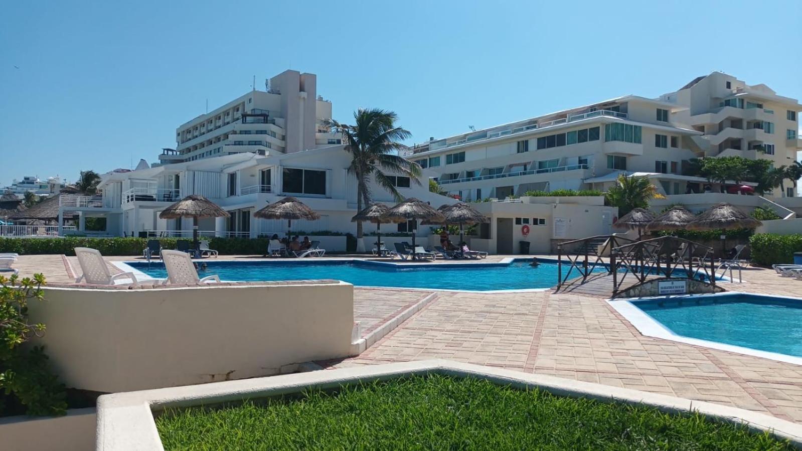 Apartment Brisas Shores & Oceanfront 1 Or 2 Bedrooms Zone Cancun