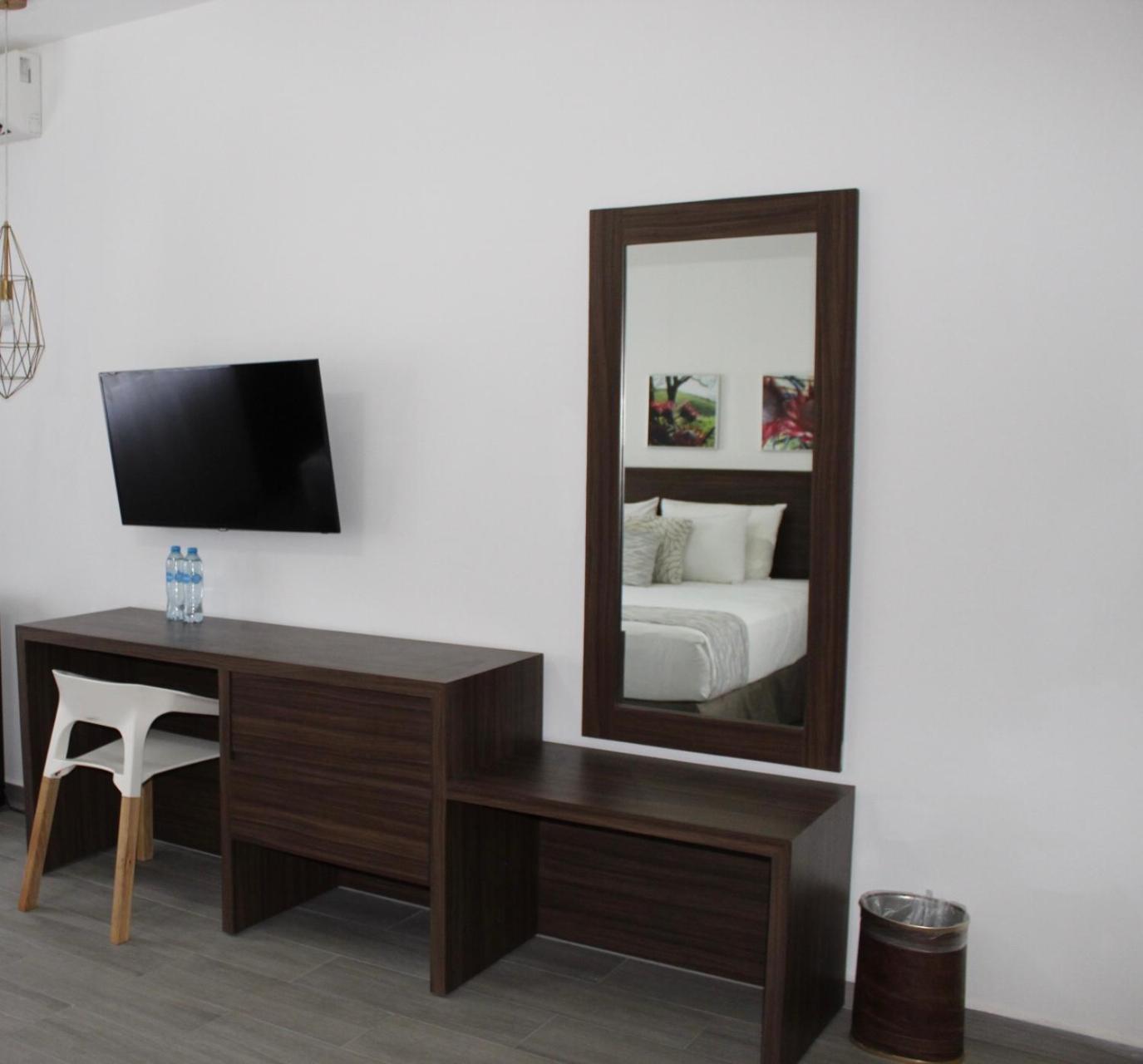 Meson De La Luna & Hotel 5*