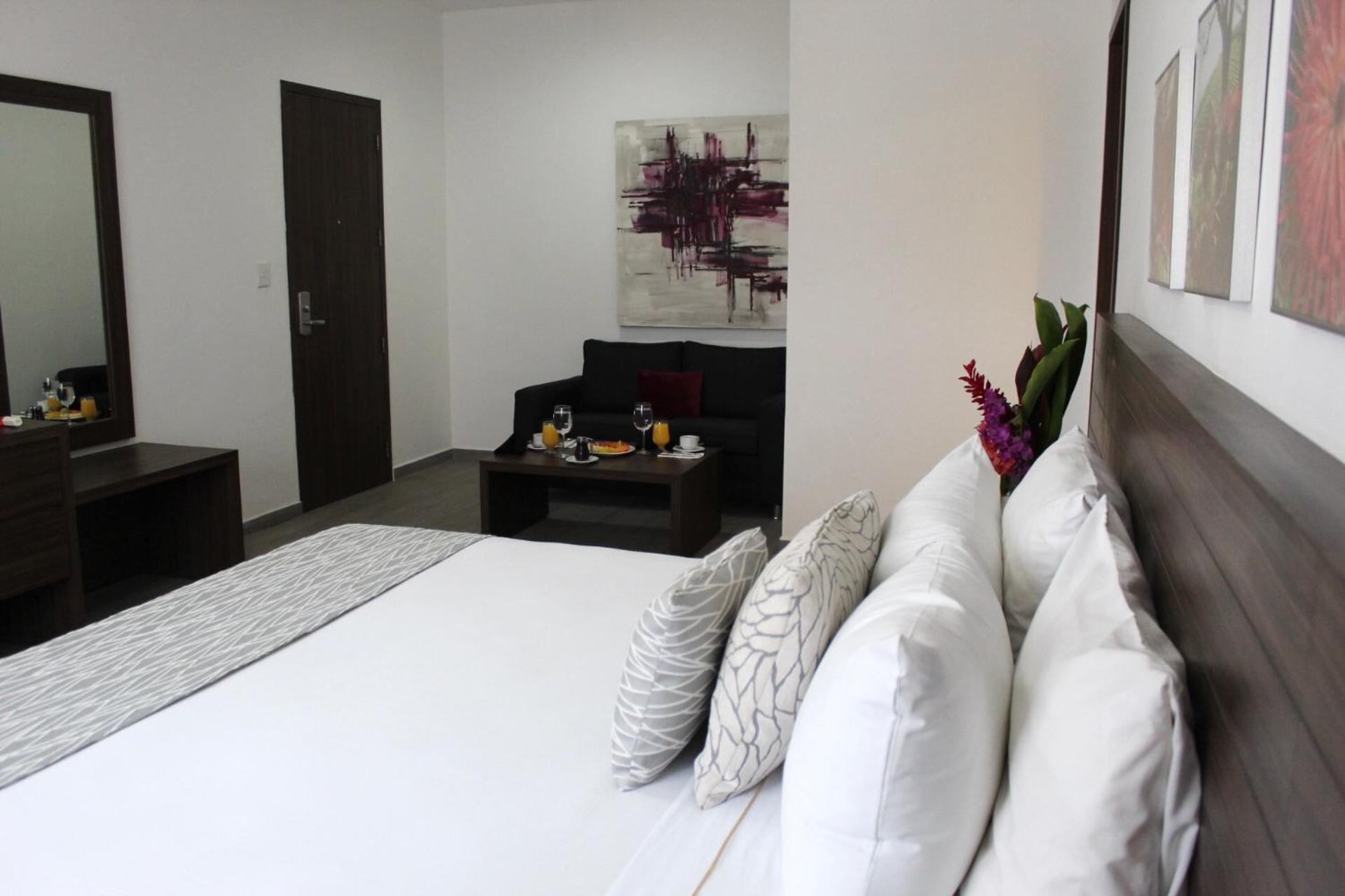 Meson De La Luna & Hotel 5*