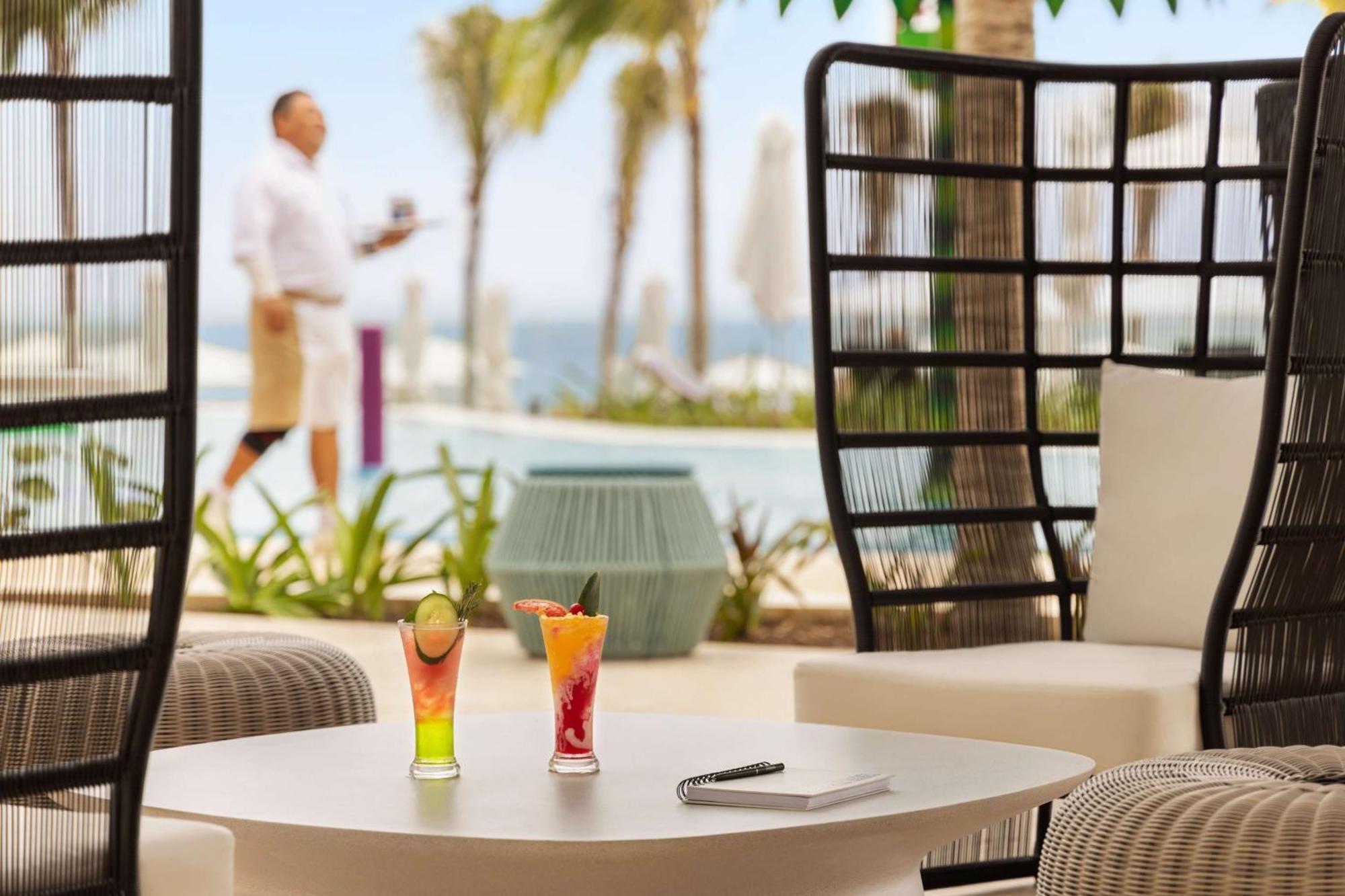Hilton Cancun, An Resort 5*