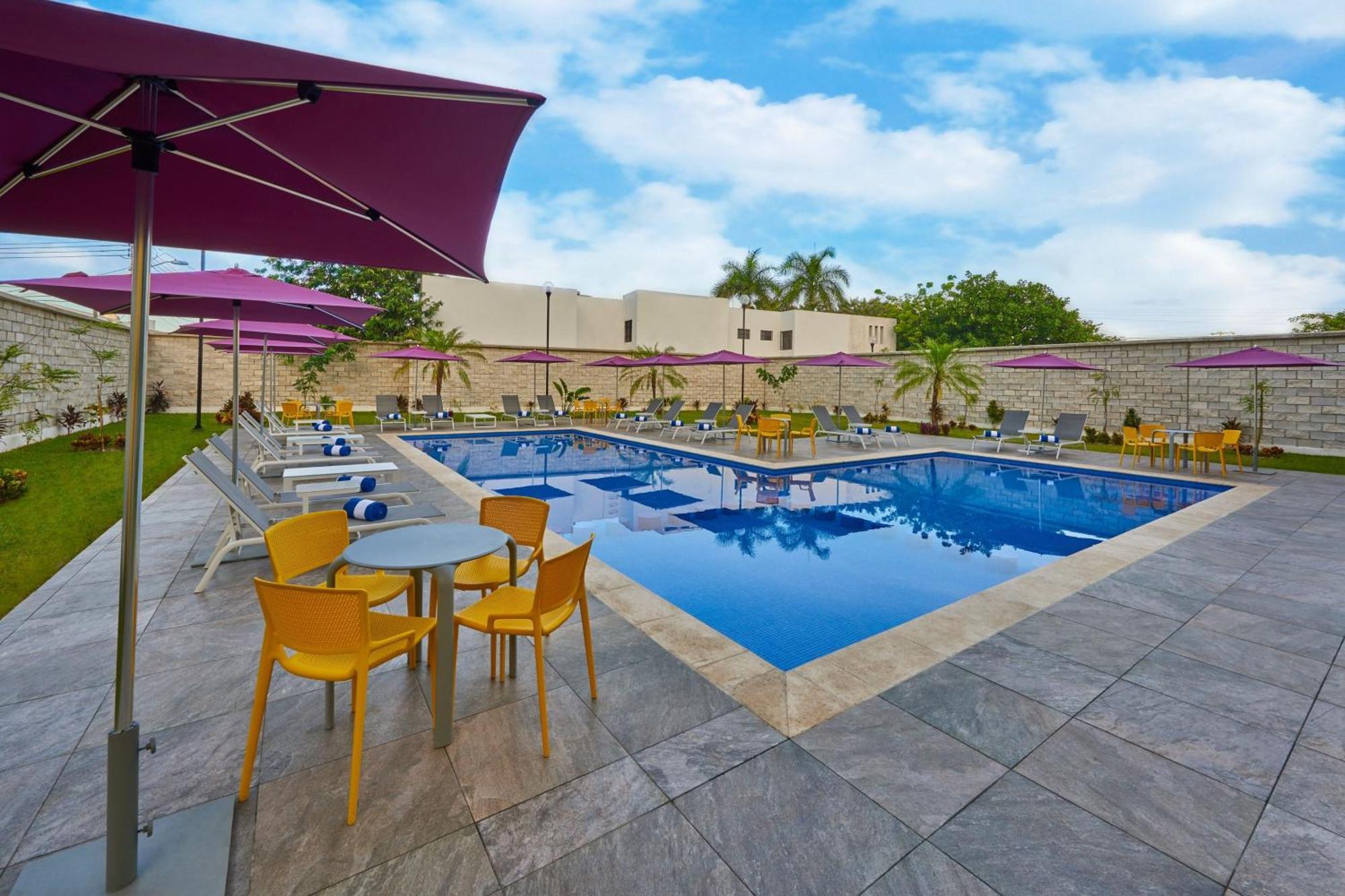 Hotel Express By Marriott Merida