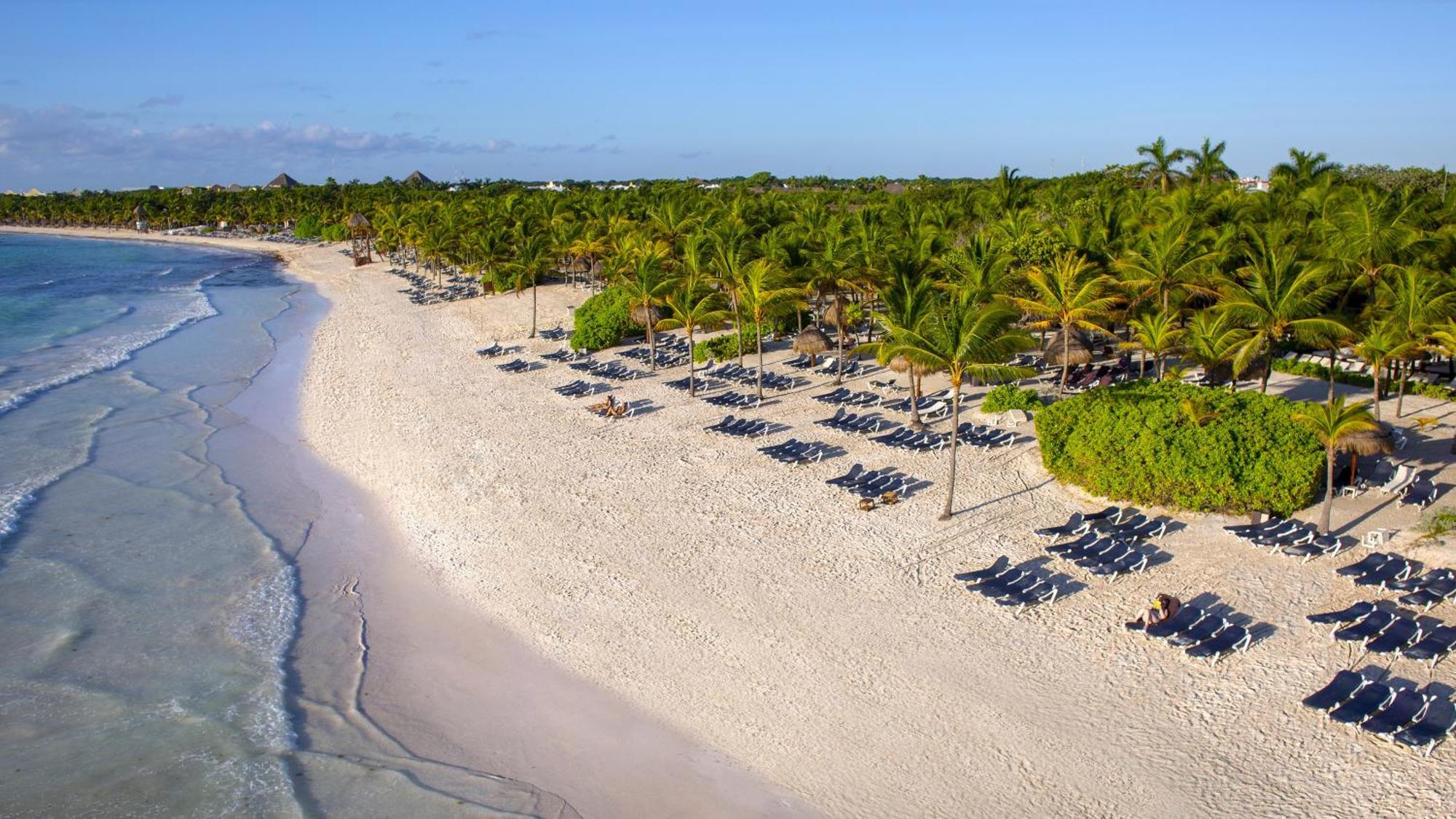 Grand Palladium White & Resort