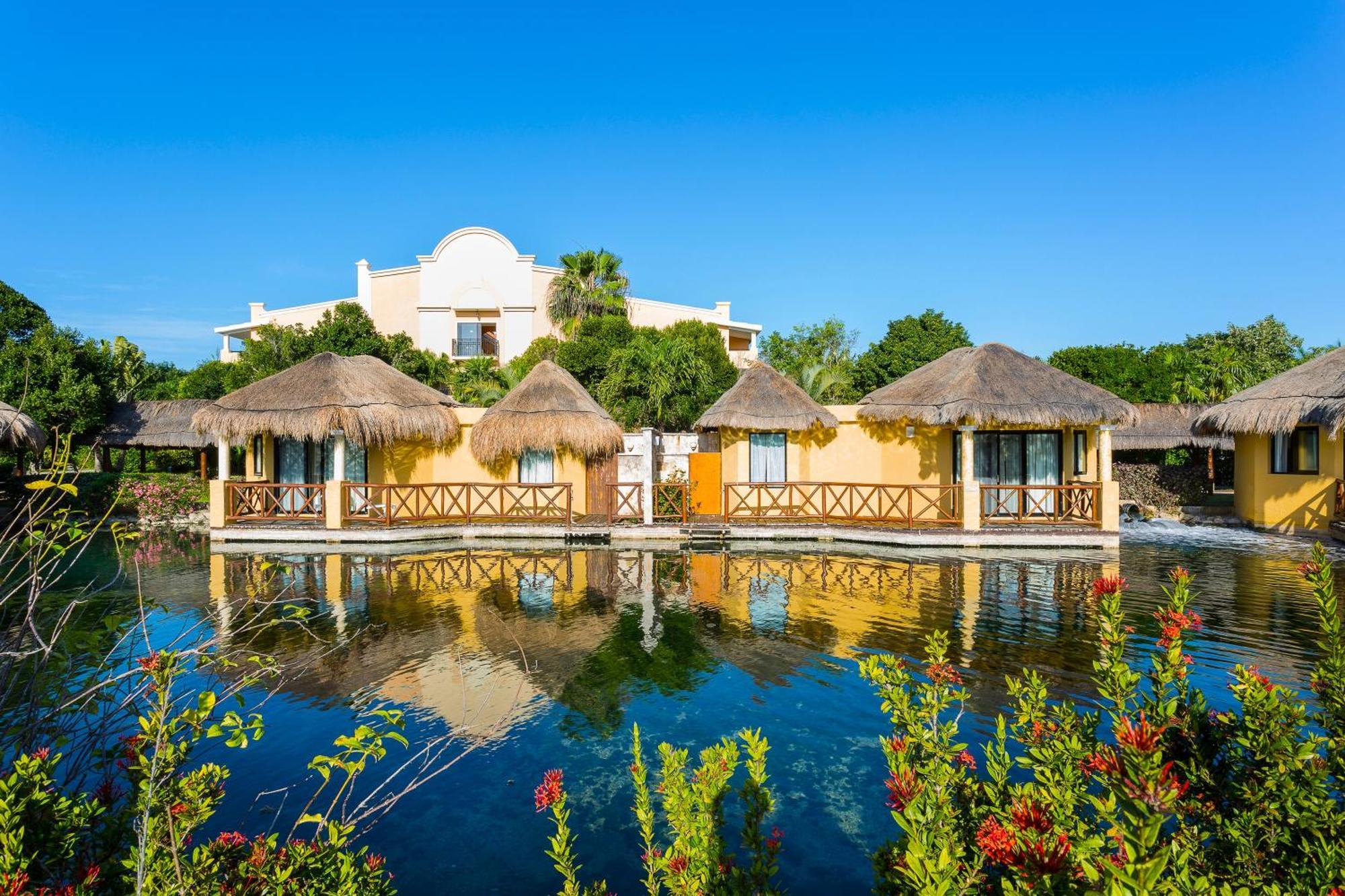 Grand Palladium White & Resort