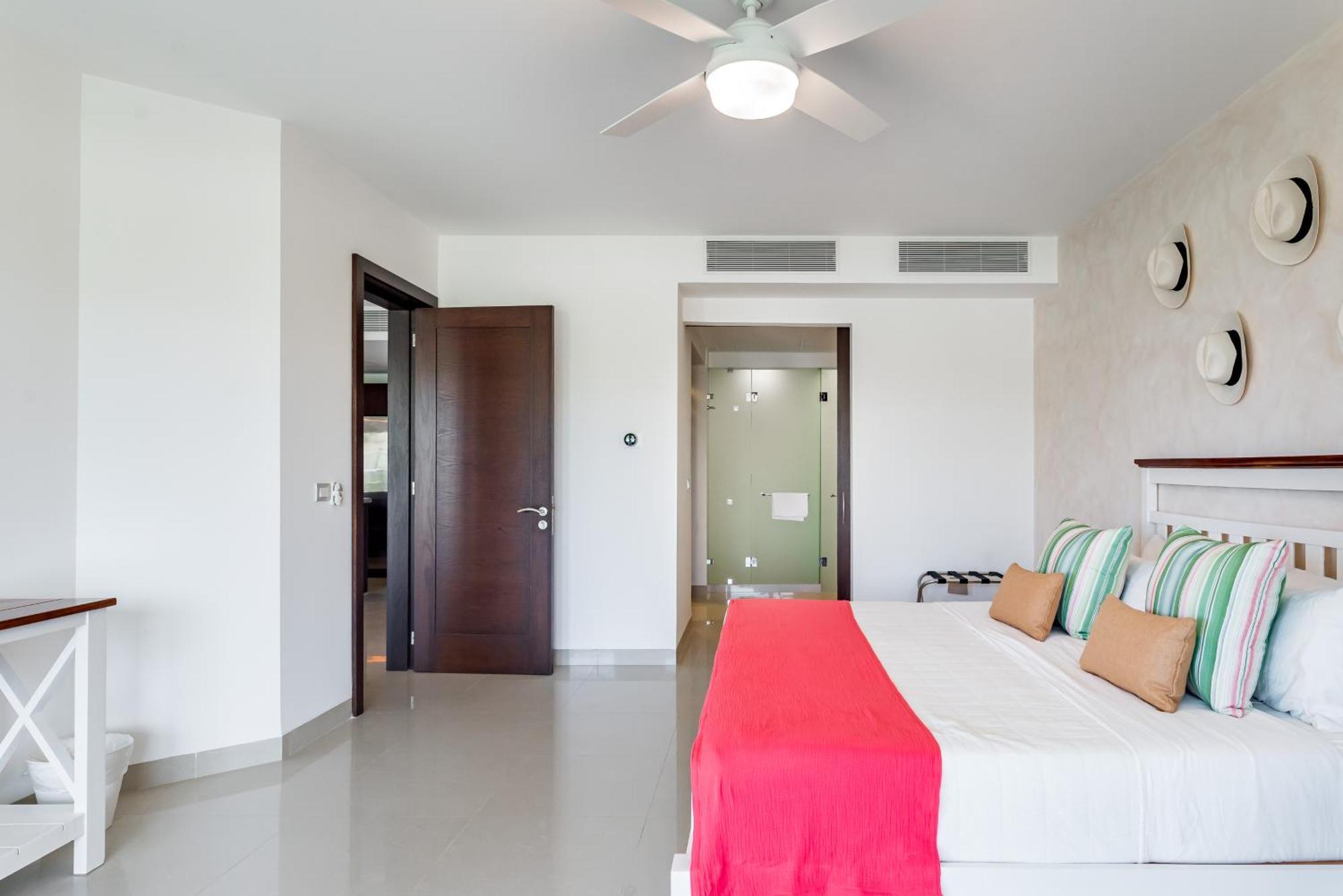Aparthotel Mareazul Front At