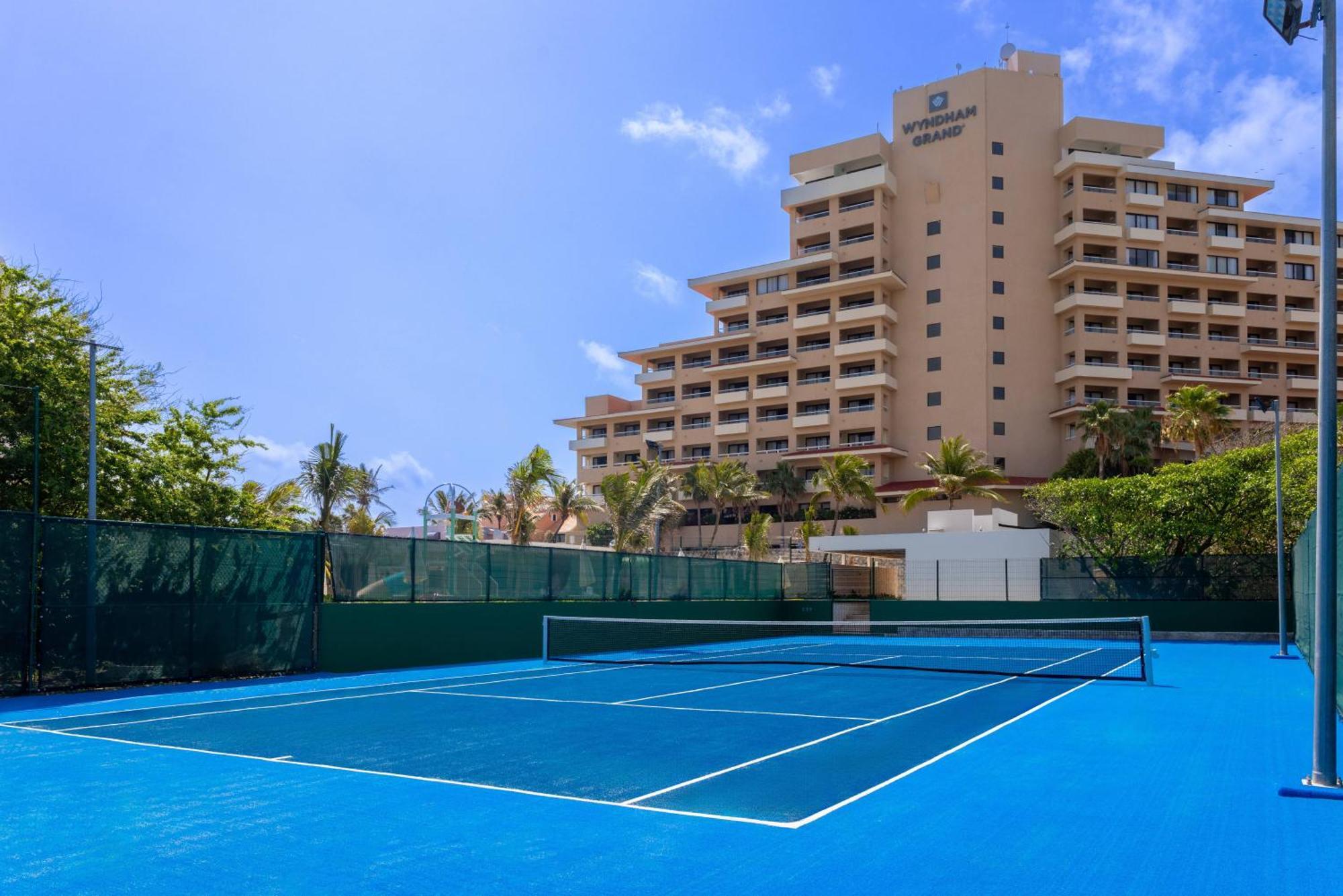 Wyndham Grand & 5* Cancun