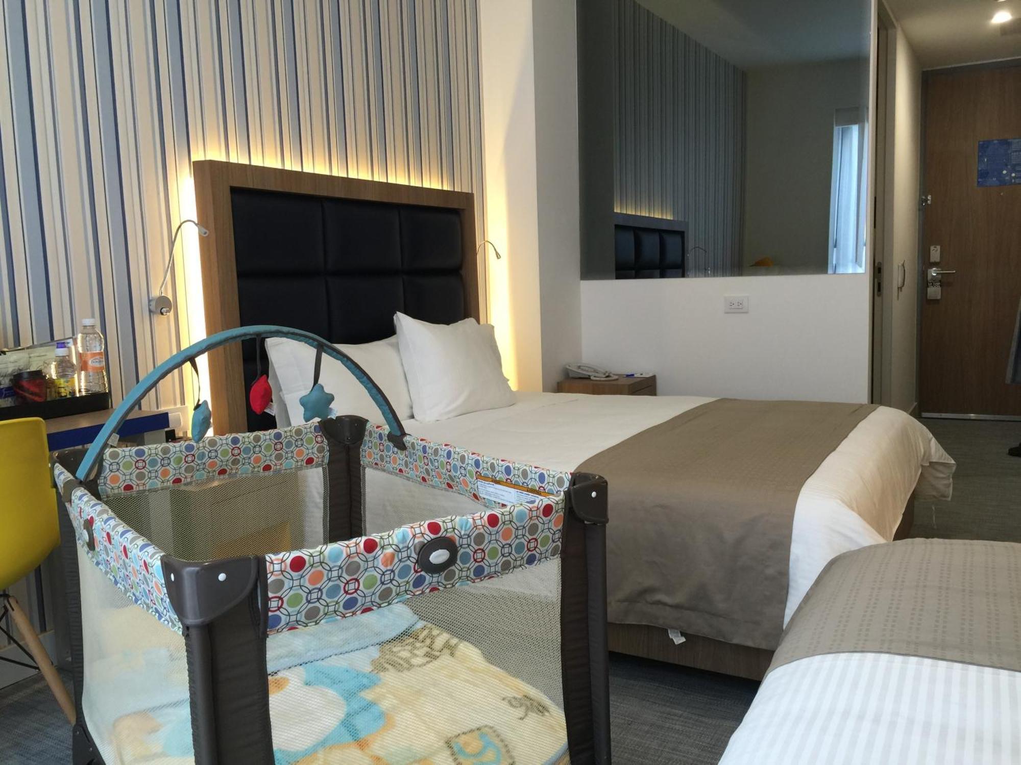 Hotel Tryp By Wyndham Wtc 4*