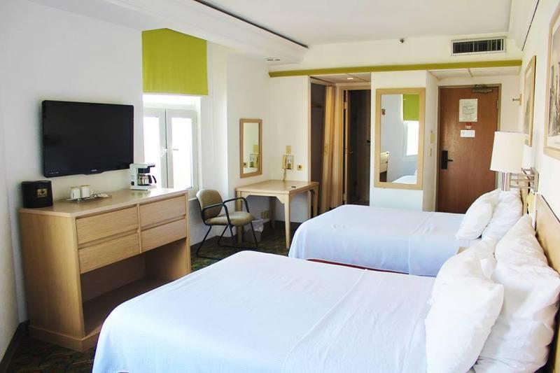 Hotel Macroplaza 4*