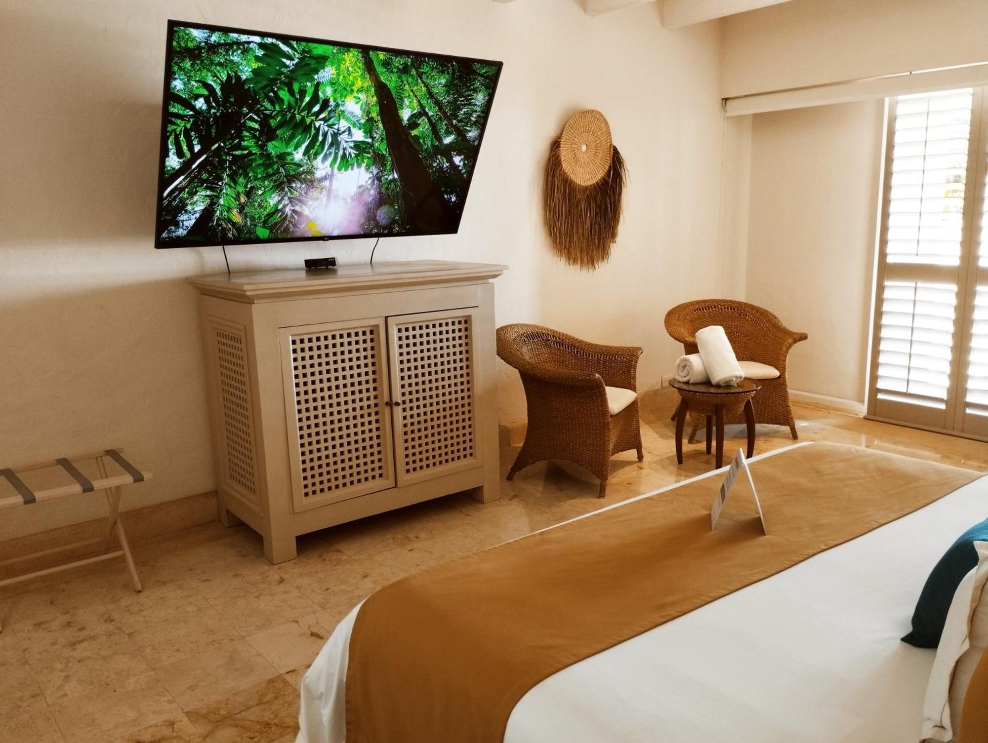 Hotel Tres Vidas Acapulco 4*