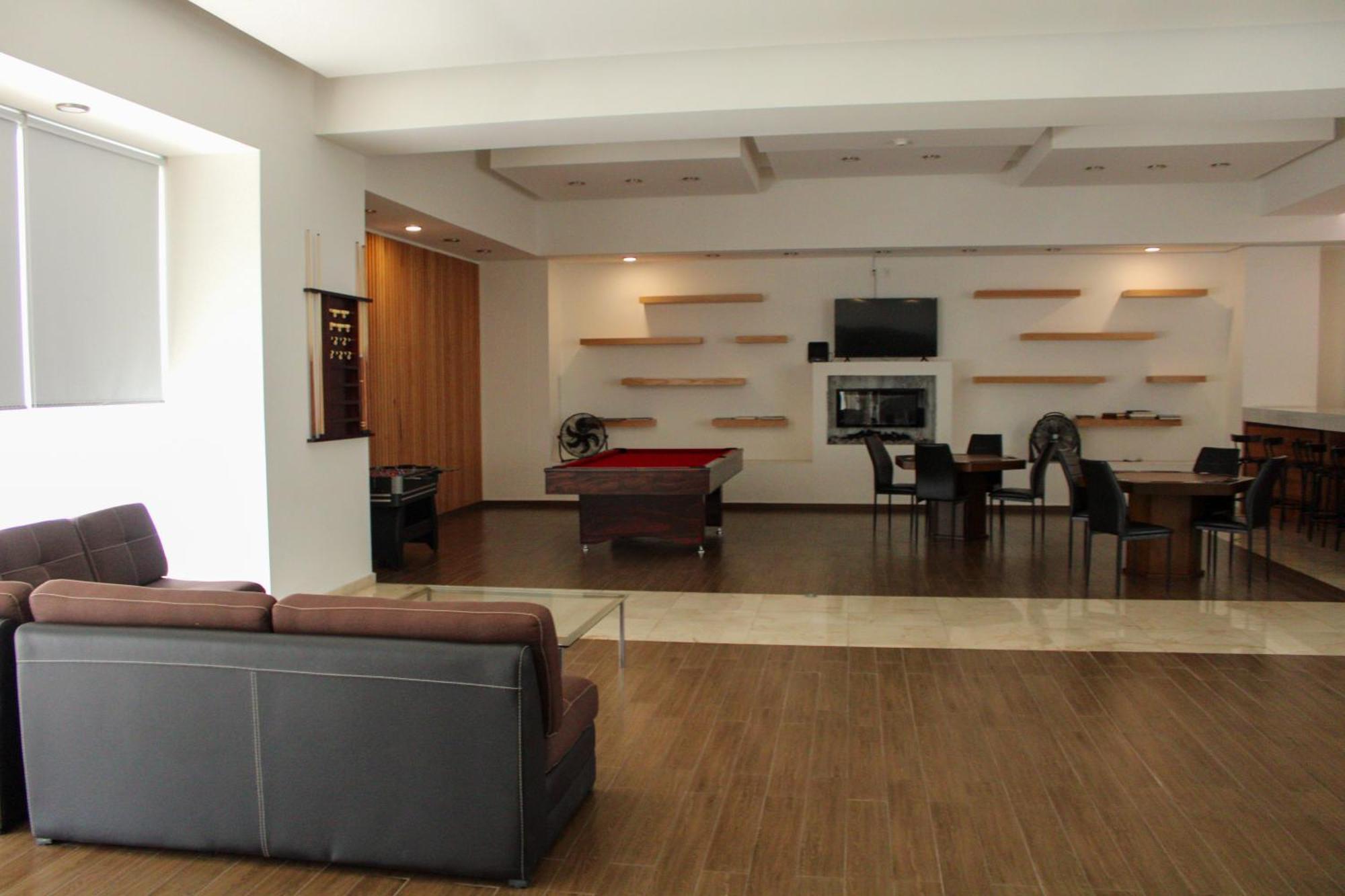 En Zona De Hospitales En Planta Baja Apartment