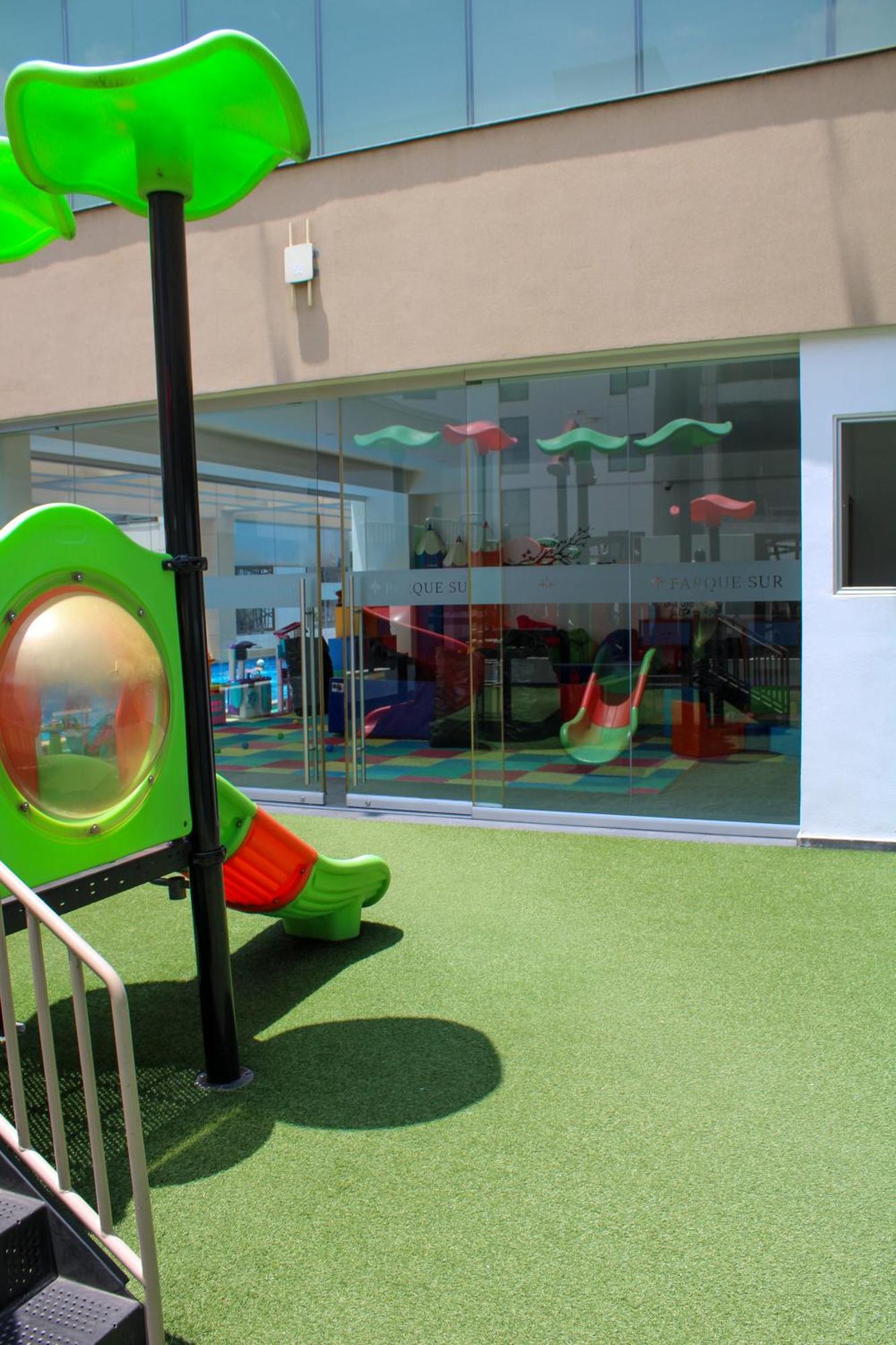 En Zona De Hospitales En Planta Baja Apartment