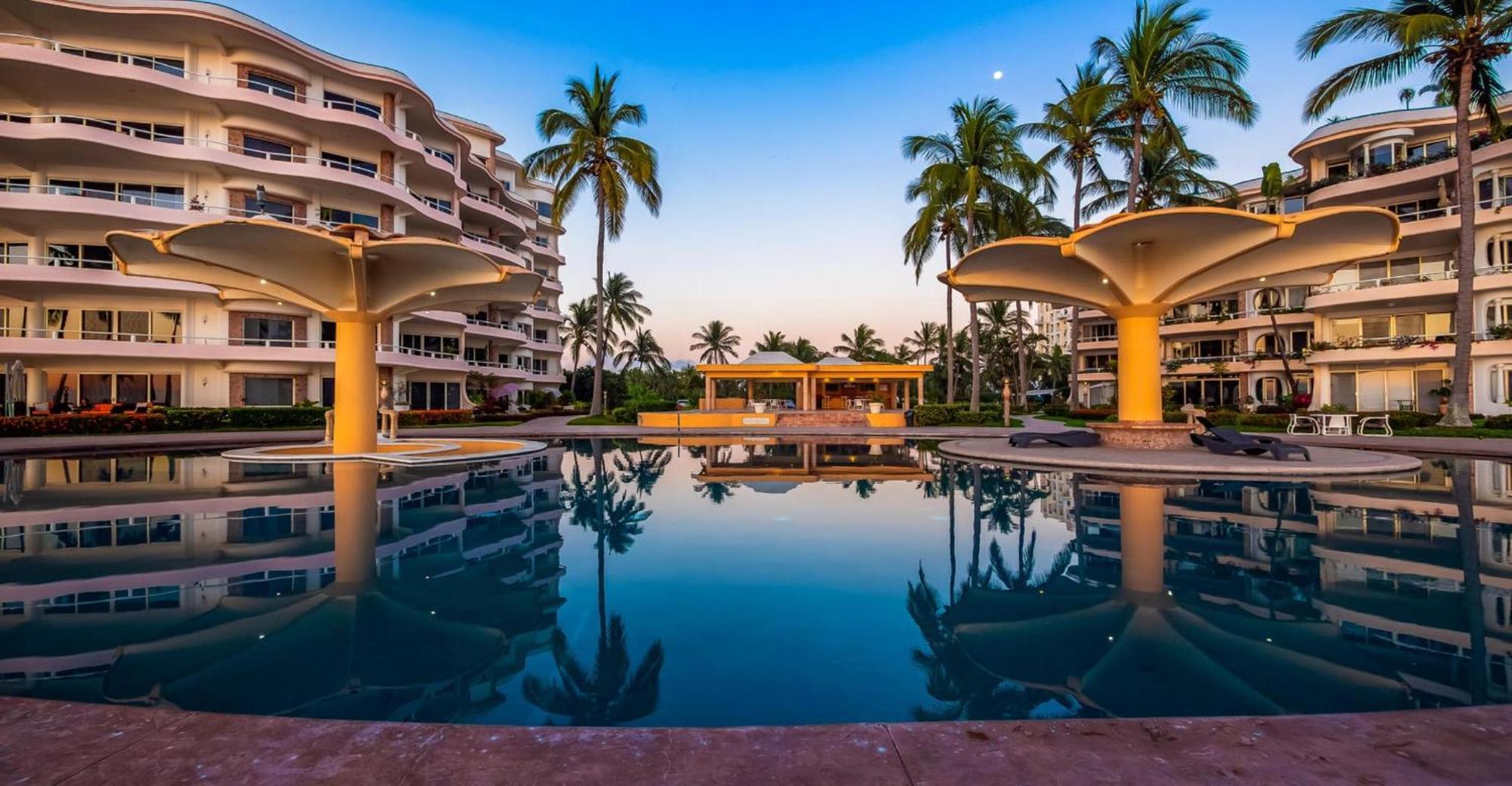 Apartment Ocean Front With Pool Sleeps 6 Adults-quinta Del Mar 203