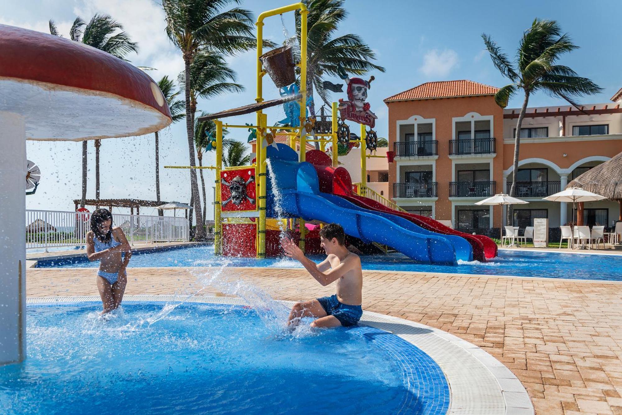 Ocean Coral & Turquesa (adults Only) Resort