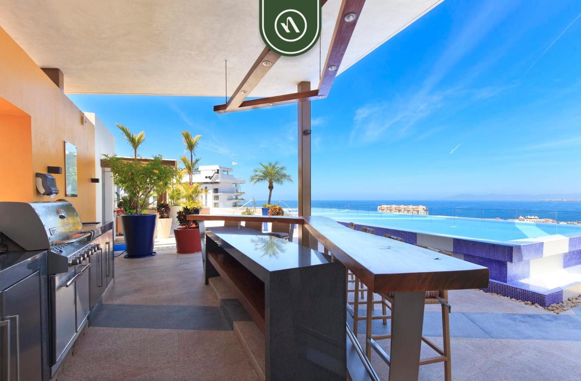 Great With Rooftop Pool
