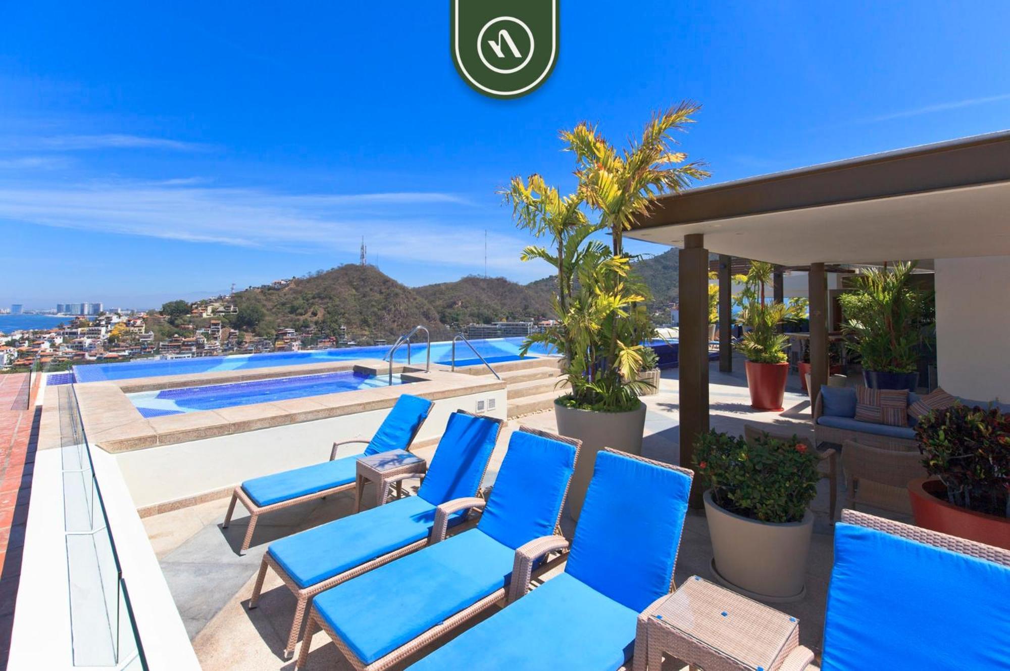 Great With Rooftop Pool