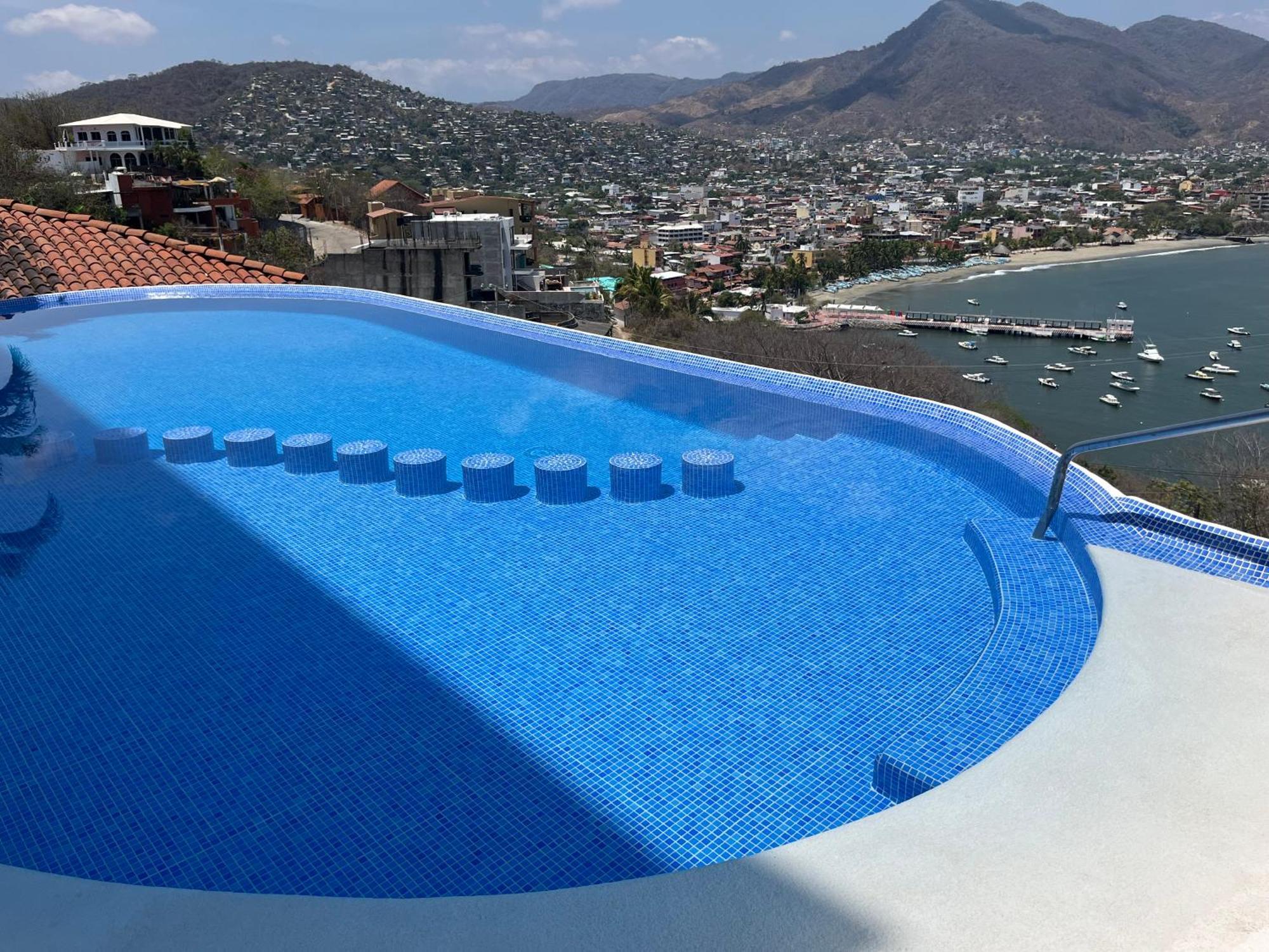 El Morro Zihuatanejo