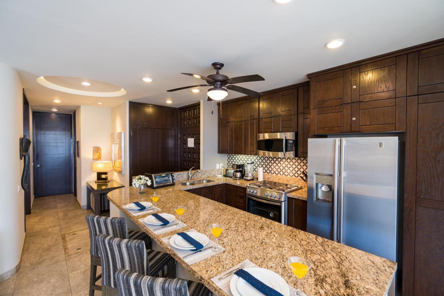Pinnacle 180 Apartment *