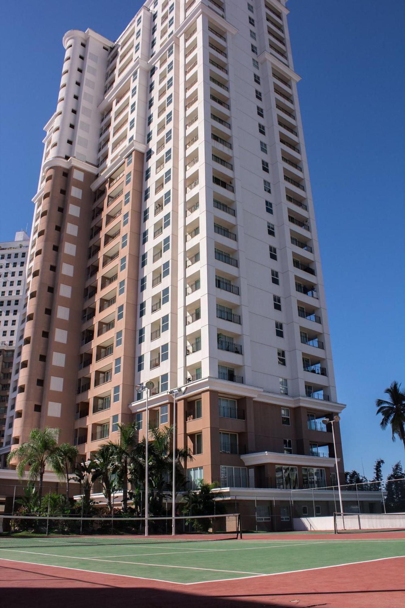 Apartment 2condo With Balcony Sharing - Outstanding!