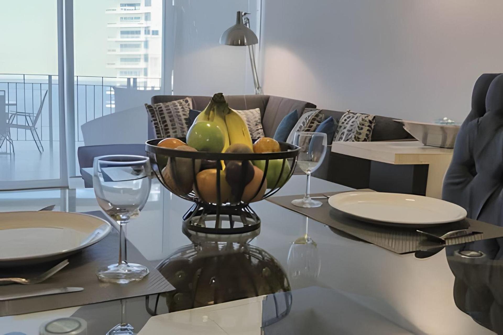 2condo With Balcony Sharing - Outstanding! *
