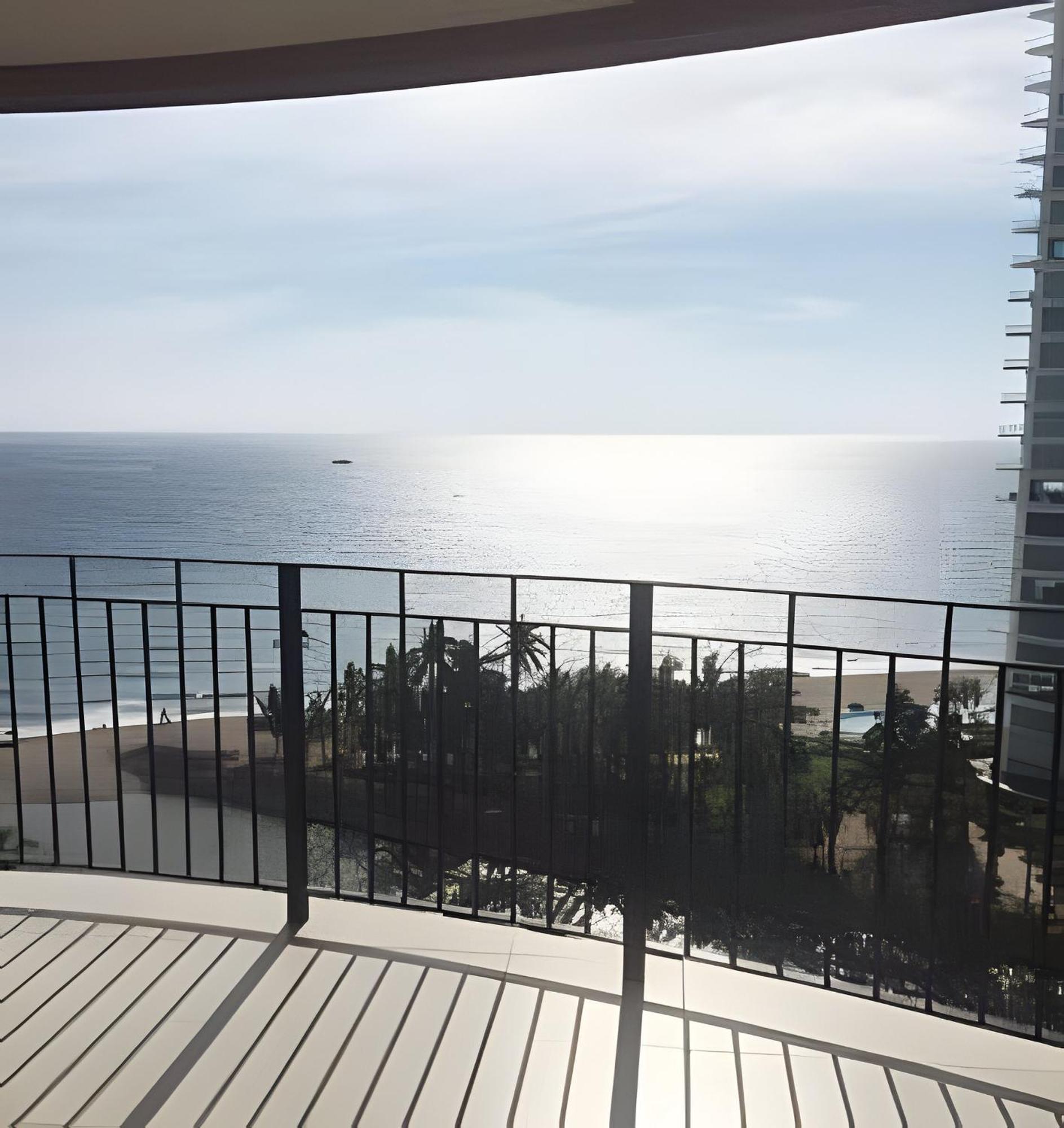 2condo With Balcony Sharing - Outstanding! *