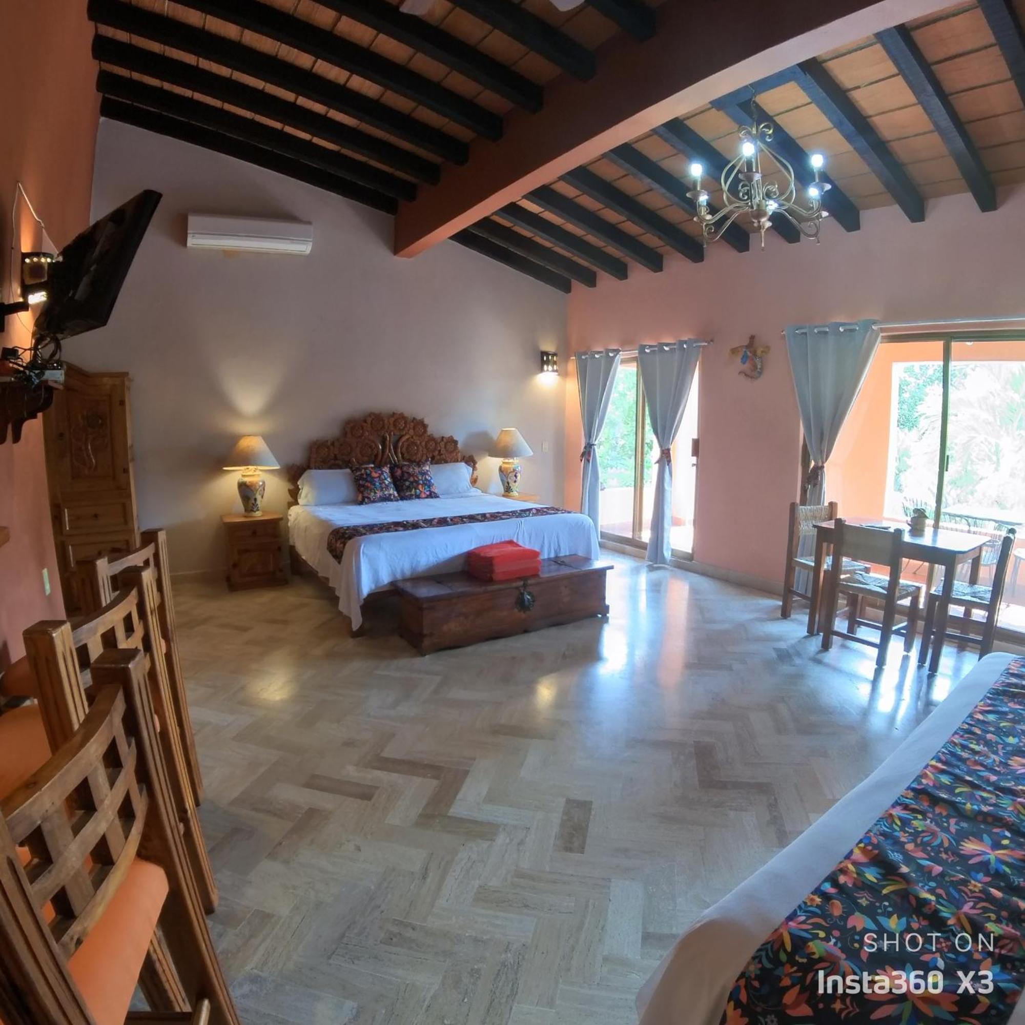 Casa Virgilios Bed & Breakfast