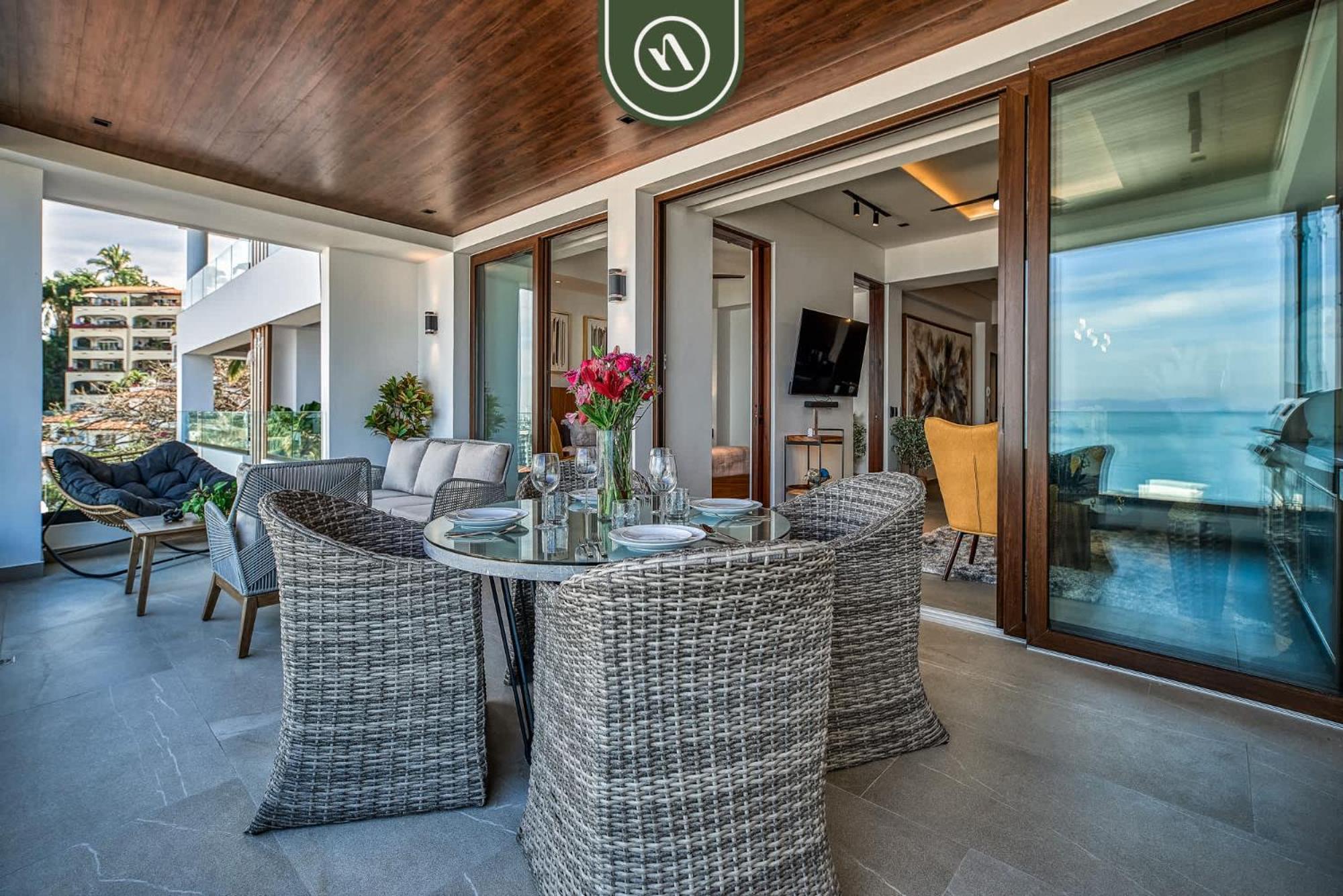 Great With Rooftop Pool