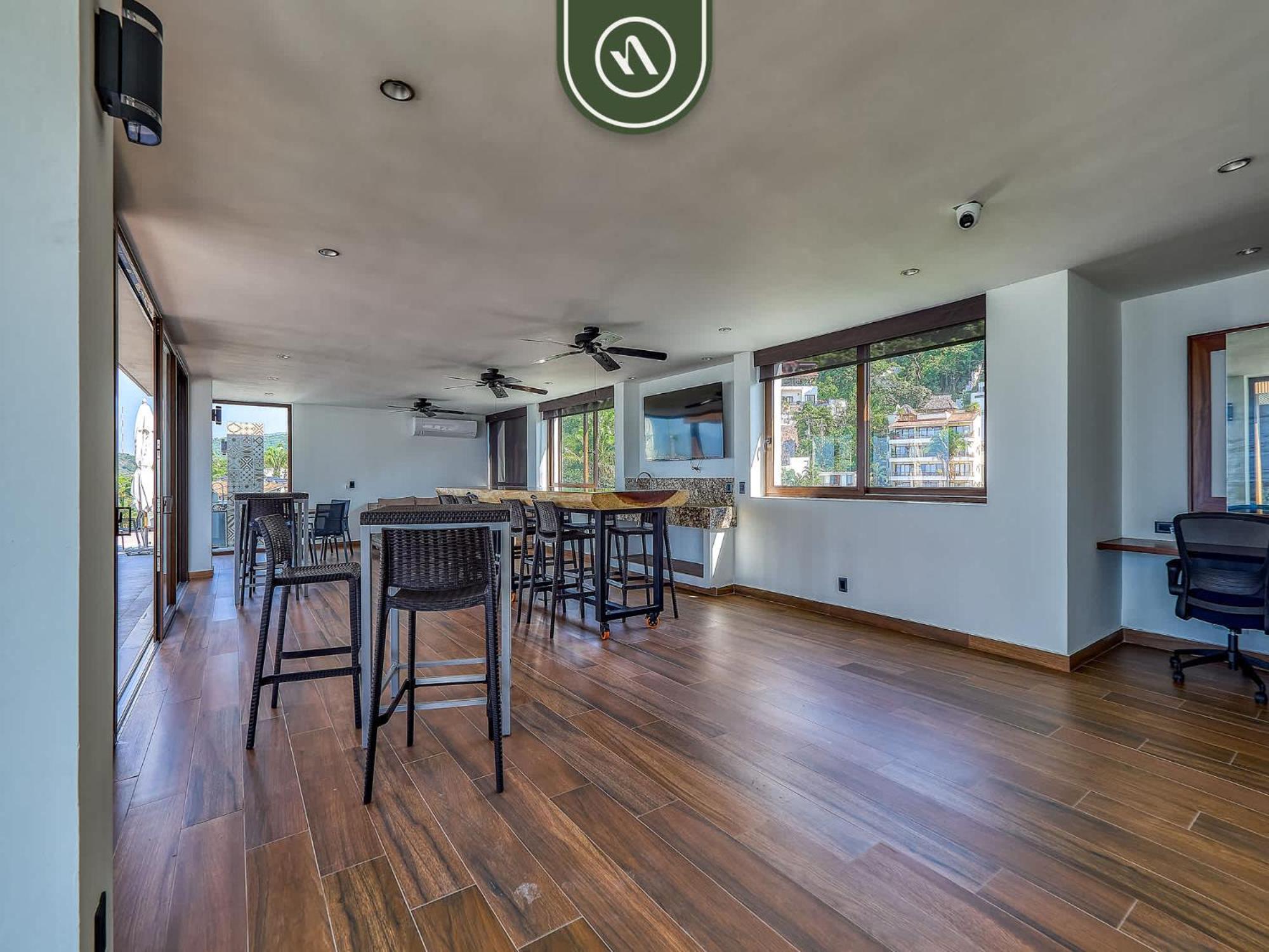 Great With Rooftop Pool Apartment *