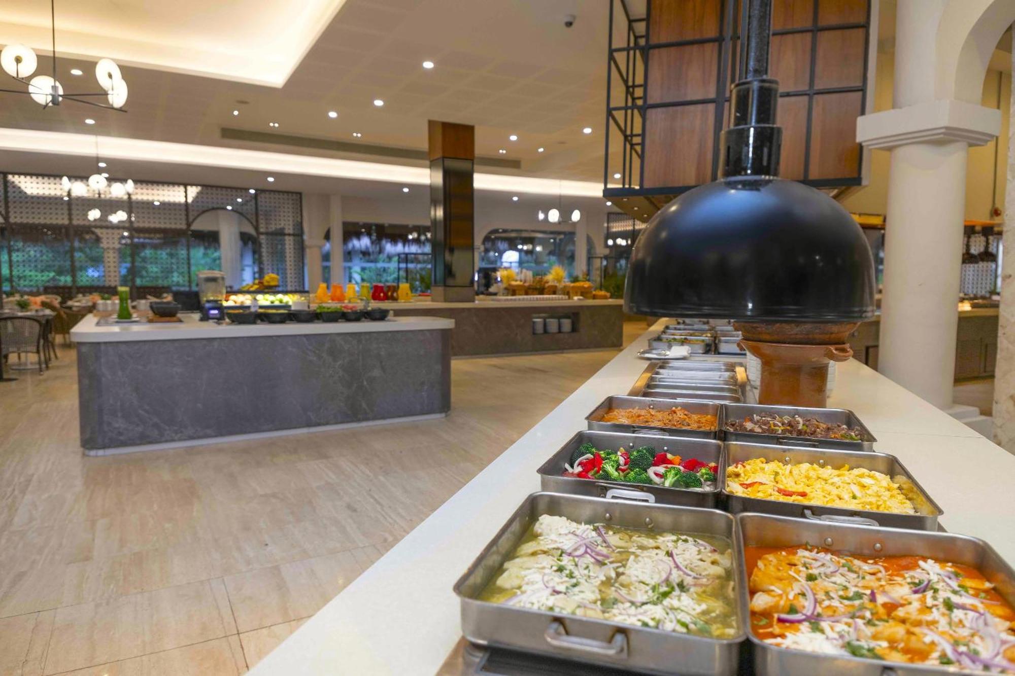Grand Palladium White & Resort Akumal