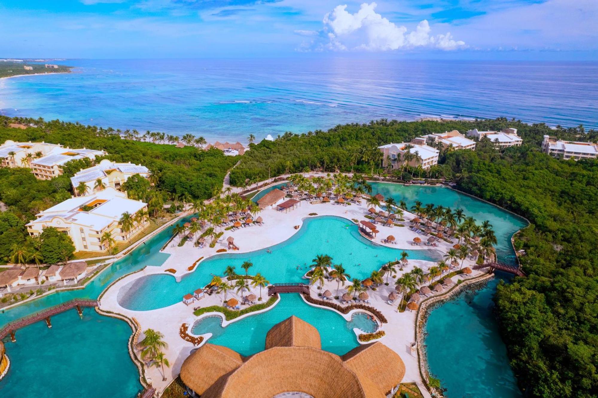 Grand Palladium White & Resort 5*