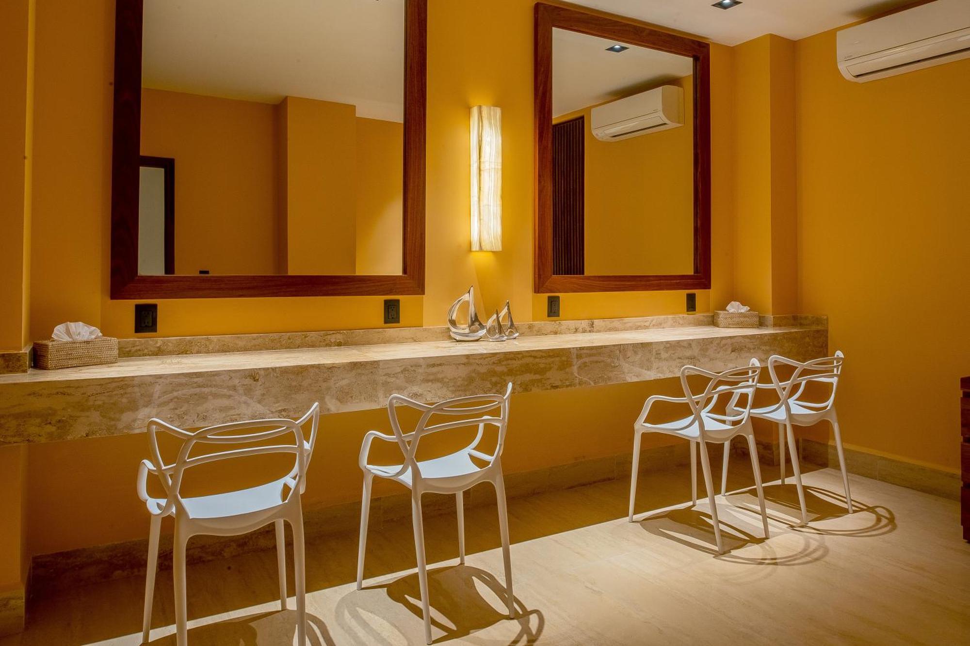 Stunning 11bd Fully Staffed, Indoor Tennis And Villa San Jose del Cabo