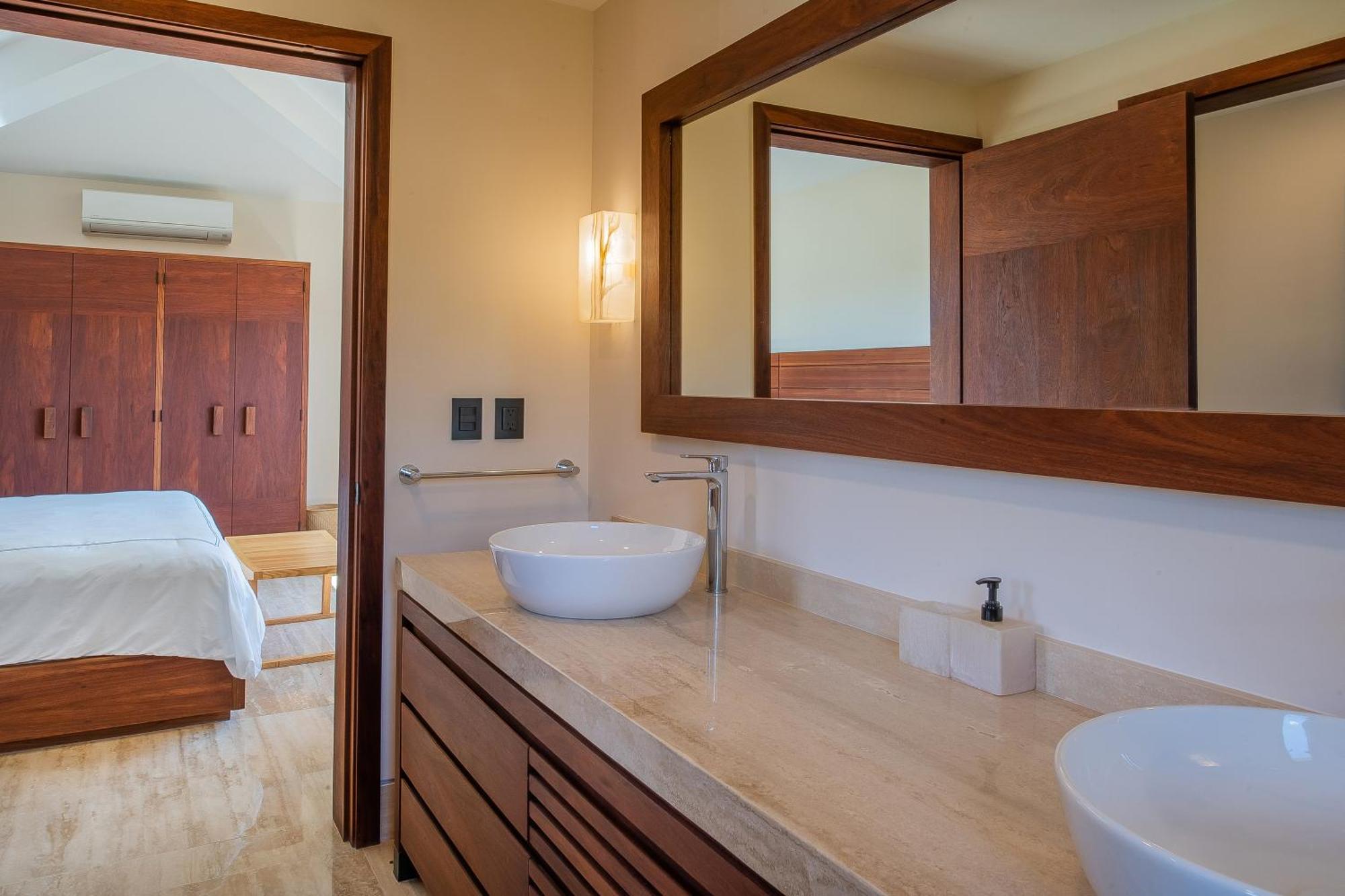 Stunning 11bd Fully Staffed, Indoor Tennis And Villa *