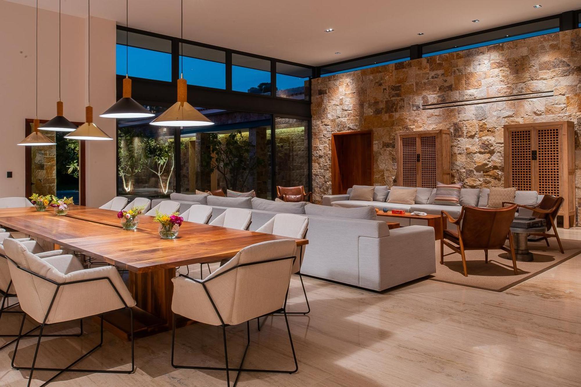 Stunning 11bd Fully Staffed, Indoor Tennis And