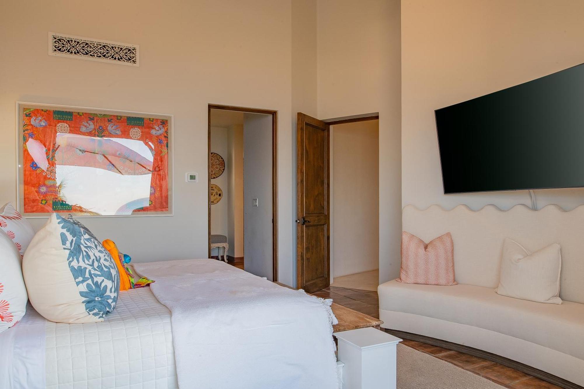 Beautiful 5 Bd Del Mar Staffed & Steps From The * San Jose del Cabo