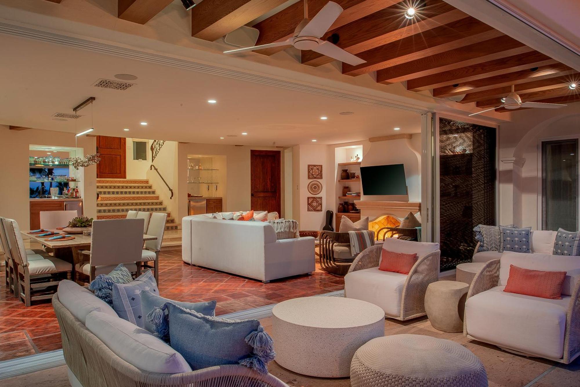Beautiful 5 Bd Del Mar Staffed & Steps From The San Jose del Cabo
