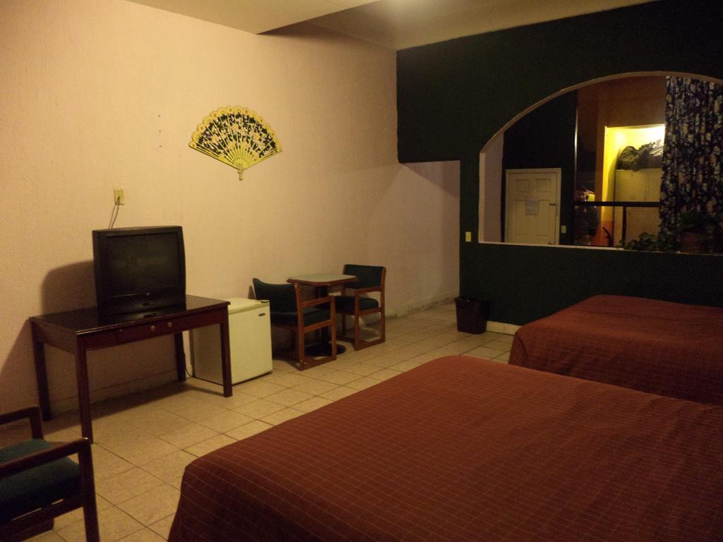 De Santiago 3* Tijuana