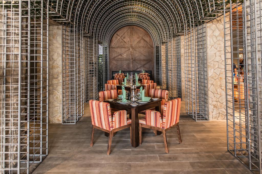 Resort Royalton Riviera Cancun, An Autograph Collection & Casino (adults Only)
