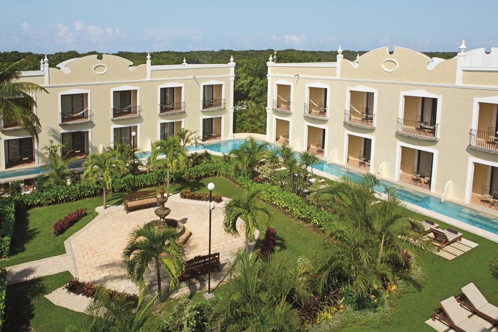 Dreams & Resort