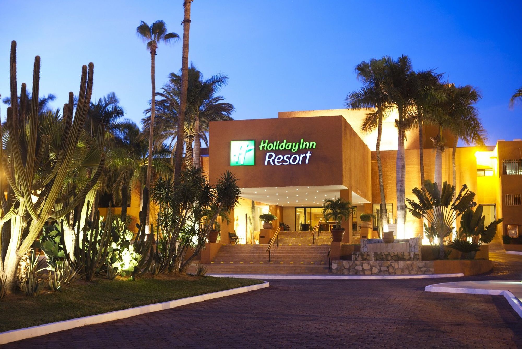 Resort Cabos 4*