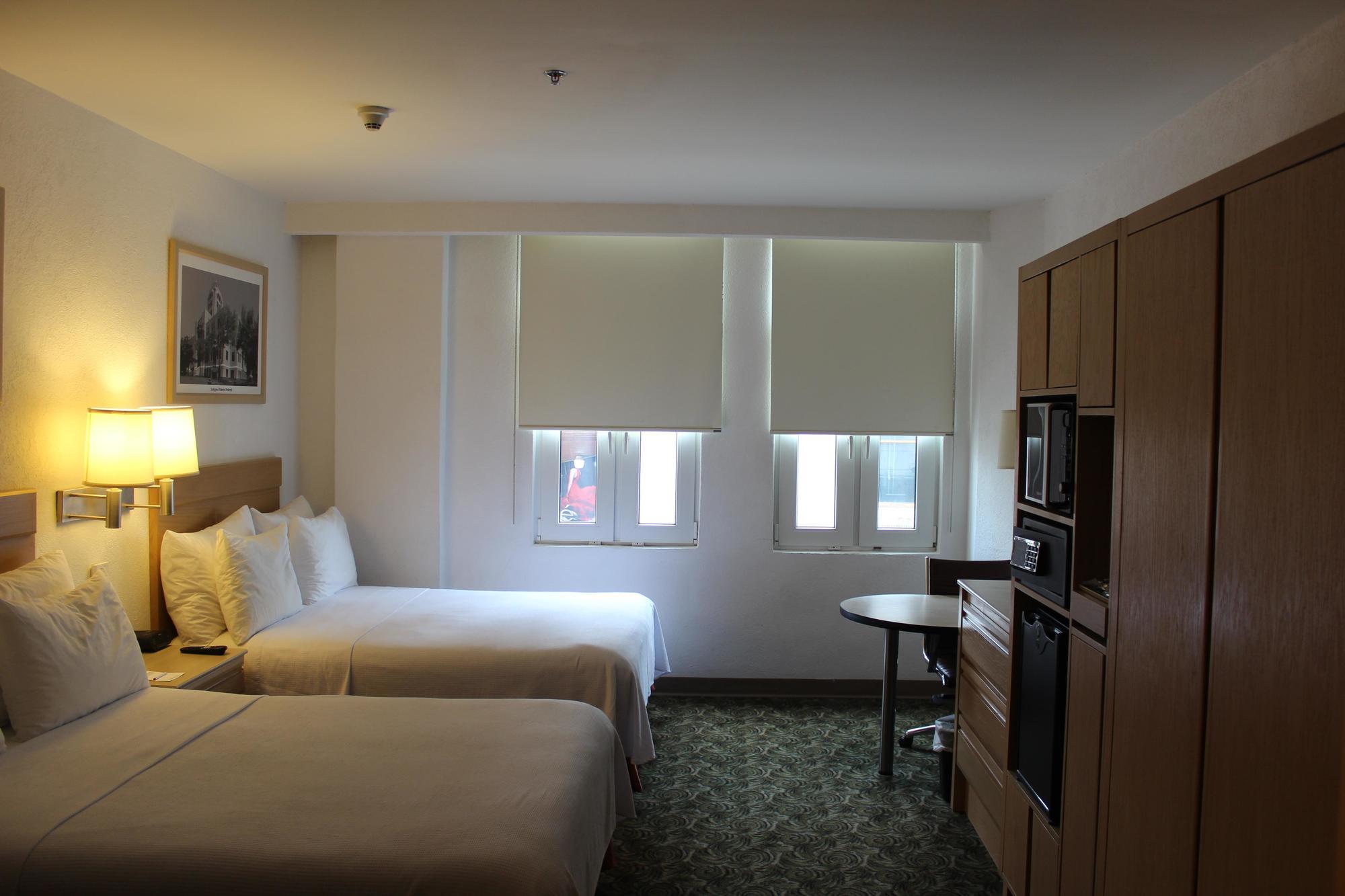 Hotel Macroplaza