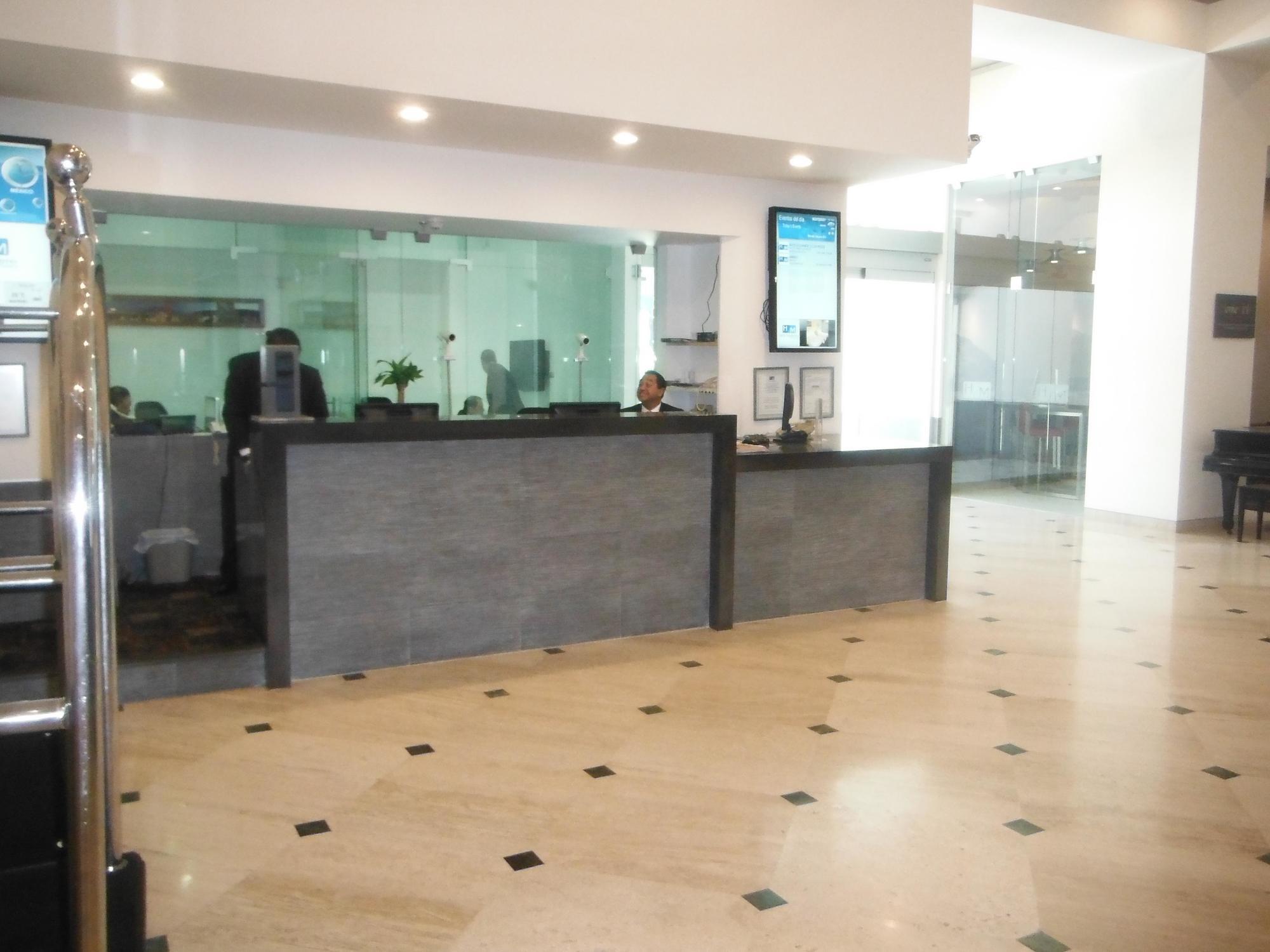 Hotel Macroplaza