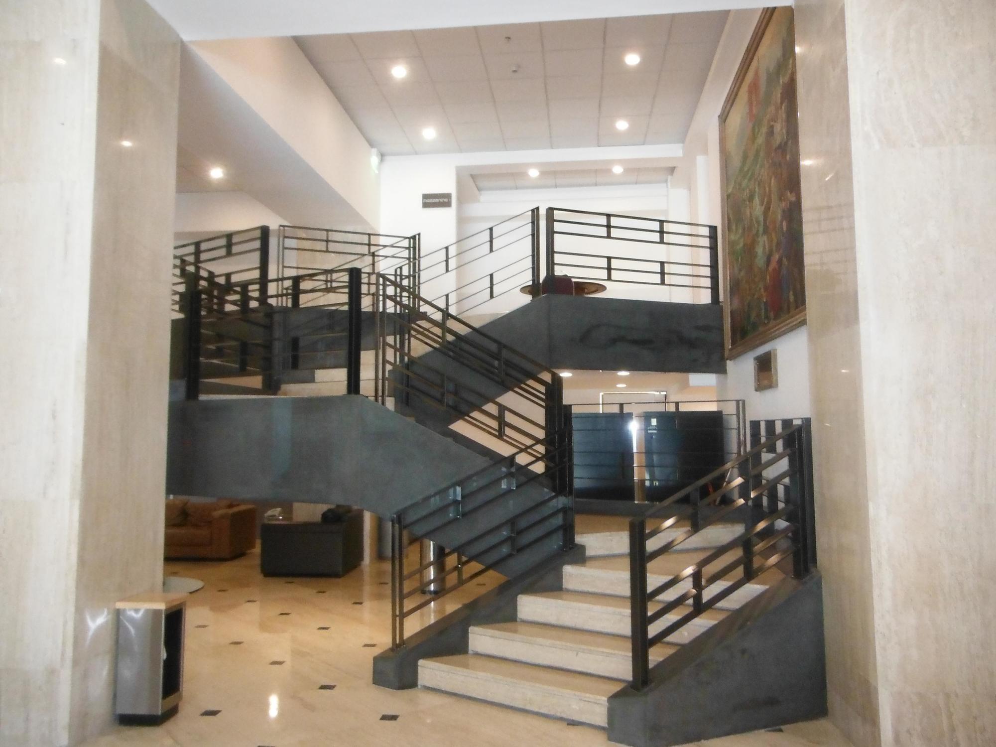 Hotel Macroplaza 4*