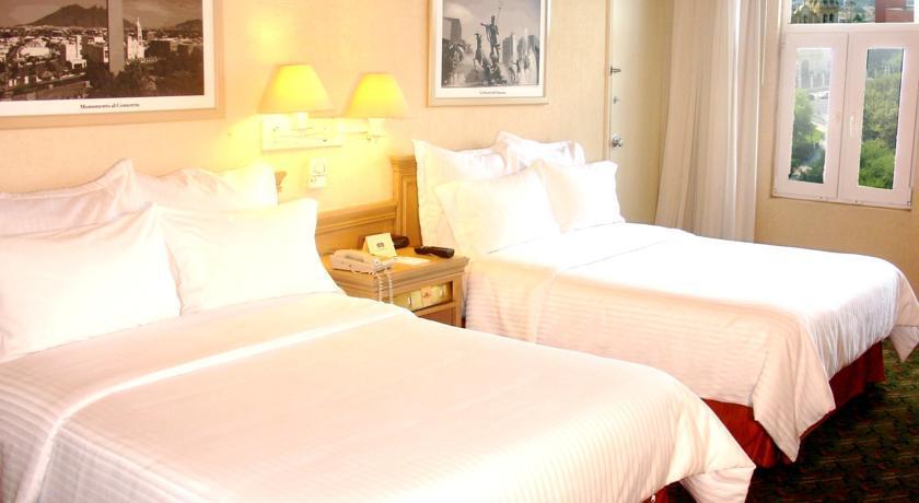 Macroplaza 4* Monterrey