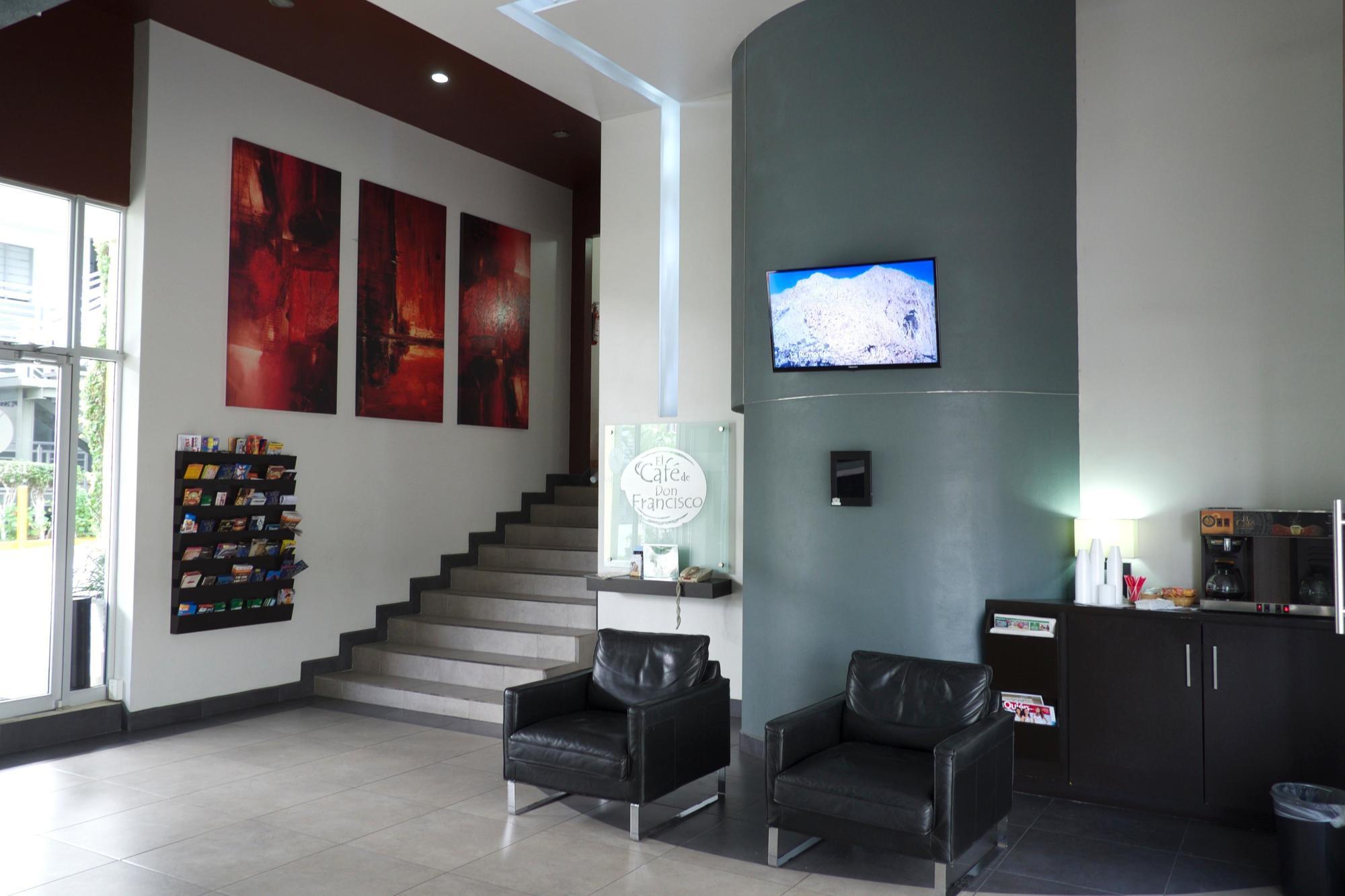 Baja La Mesa Hotel 4*