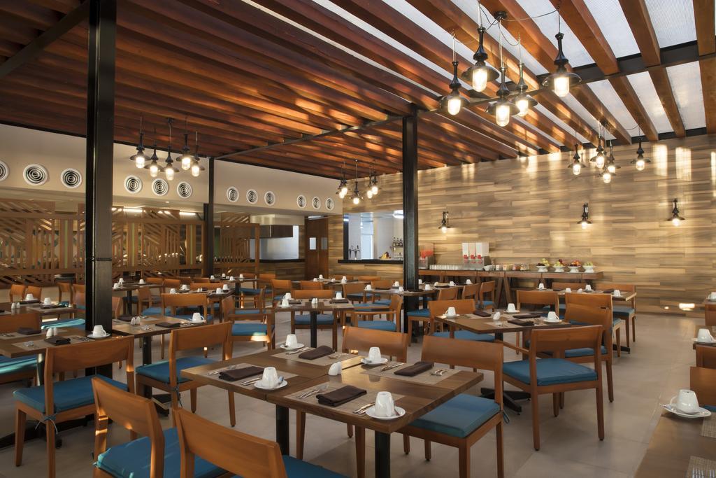 Krystal Grand Cabos