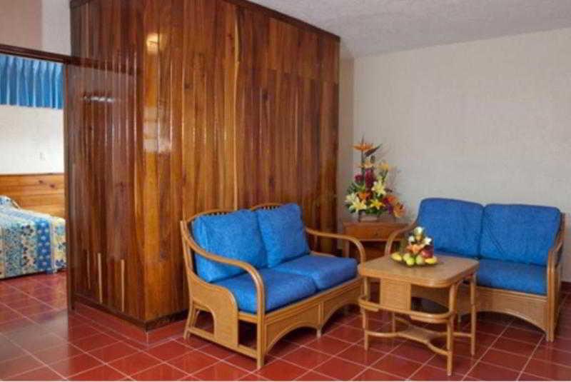Colonial Hotel 3*